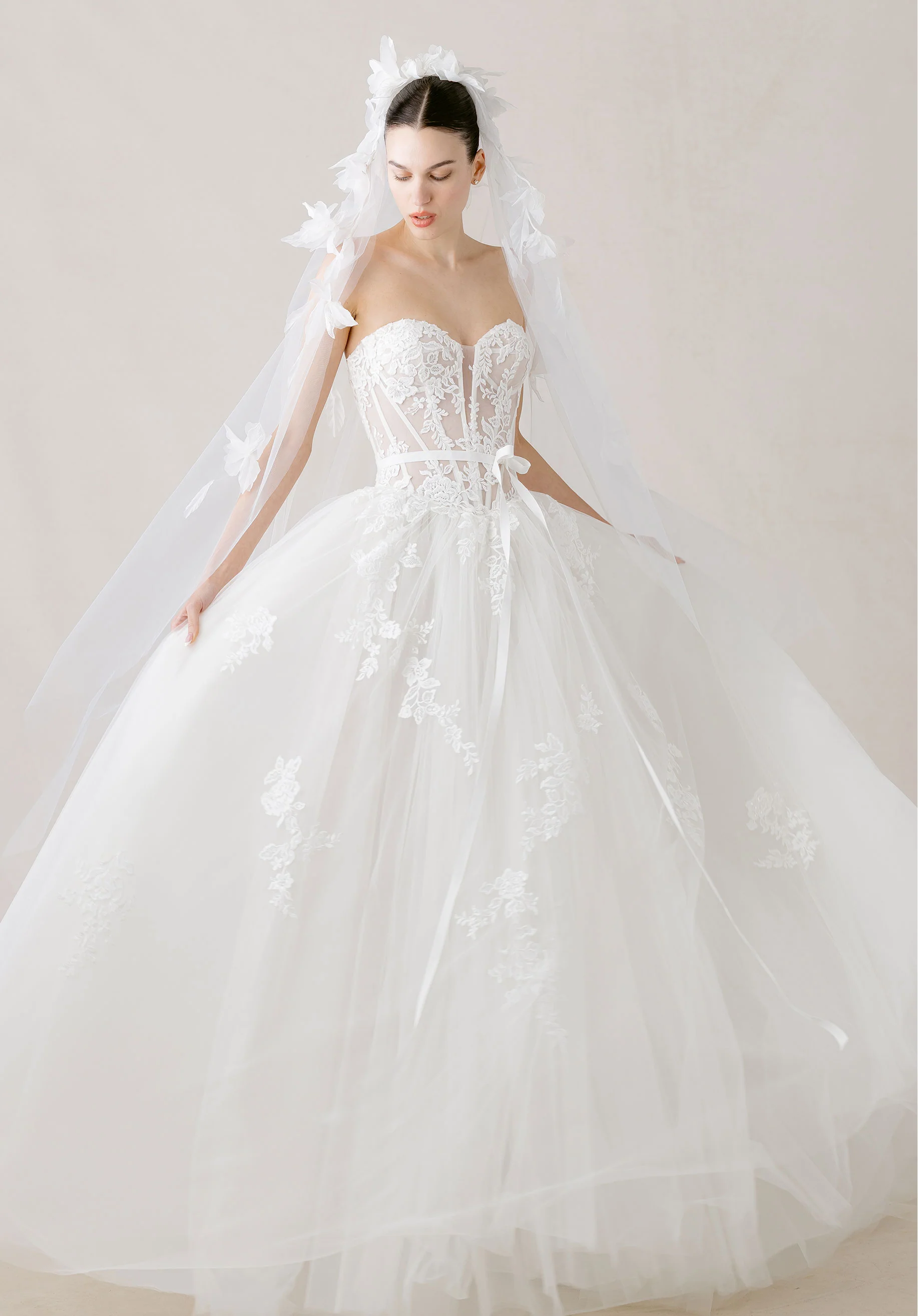3D Organza Feather Cathedral Length Veil