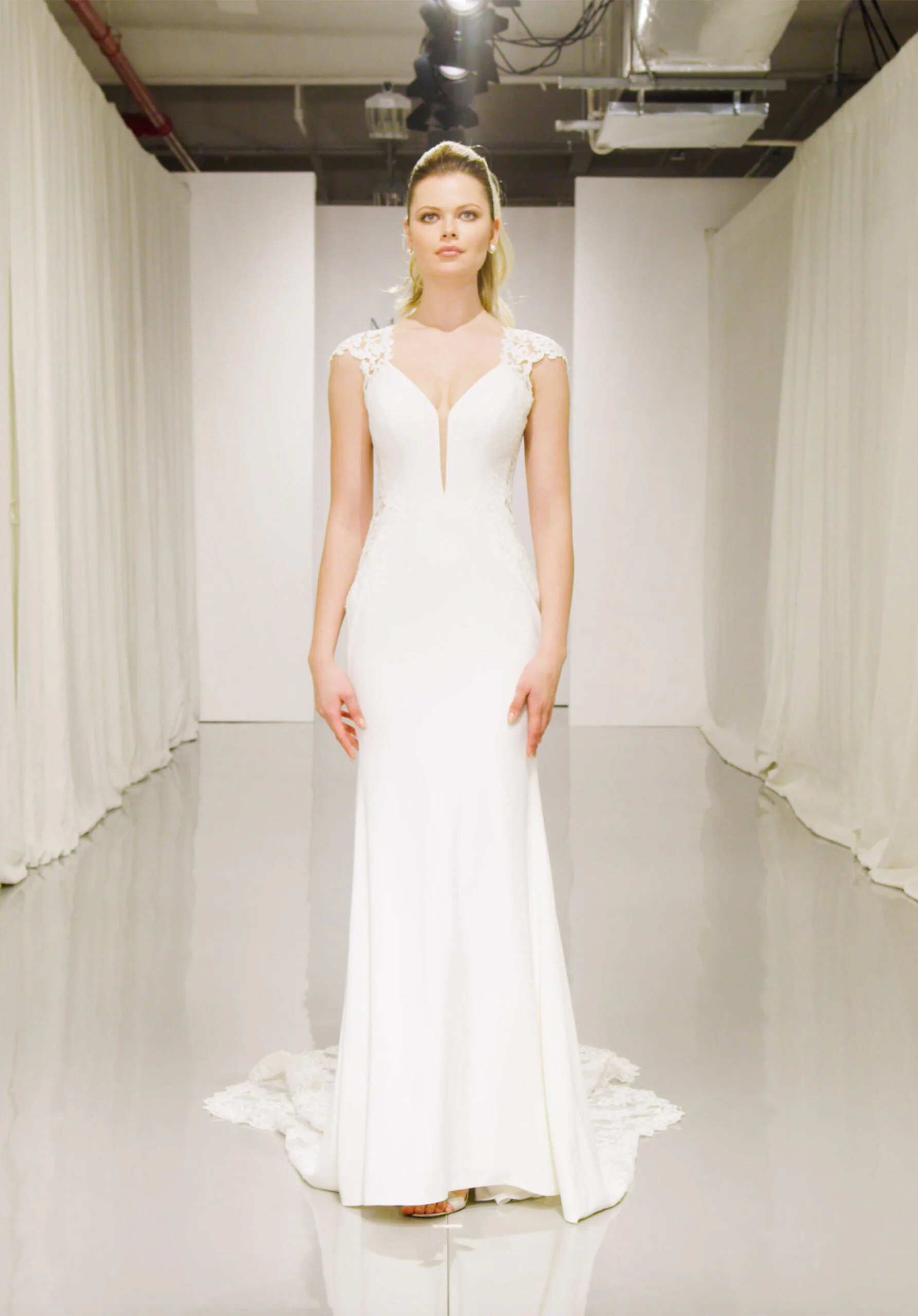 Aisha Wedding Dress - Image 5