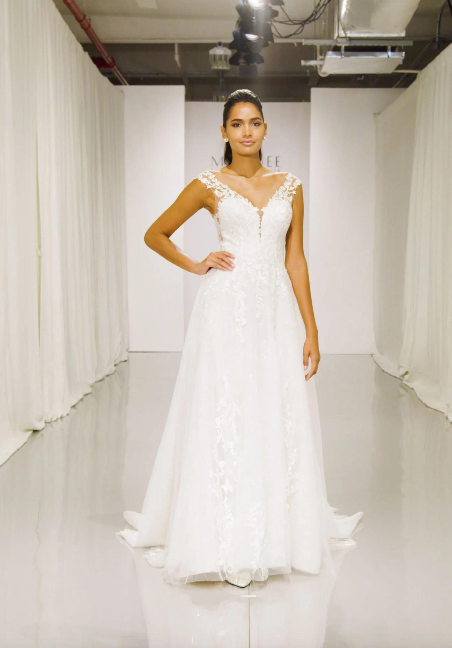 Alice Wedding Dress - Image 4