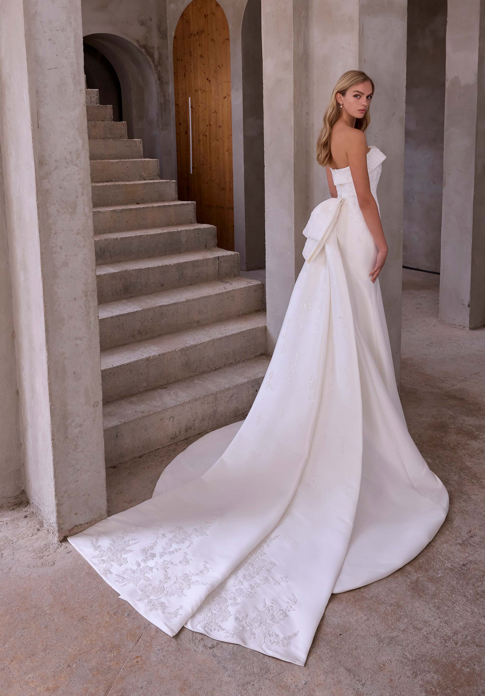 Atalanta Wedding Dress - Image 3