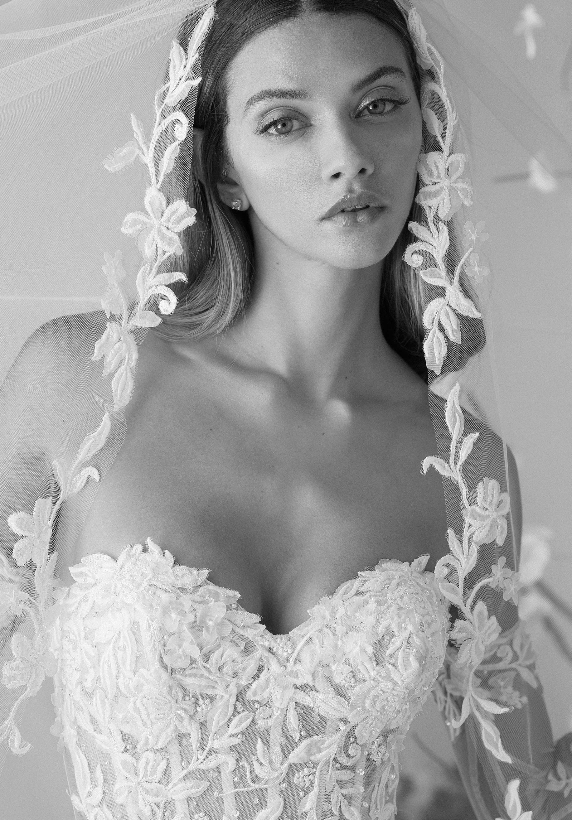 Baila Wedding Dress - Image 4