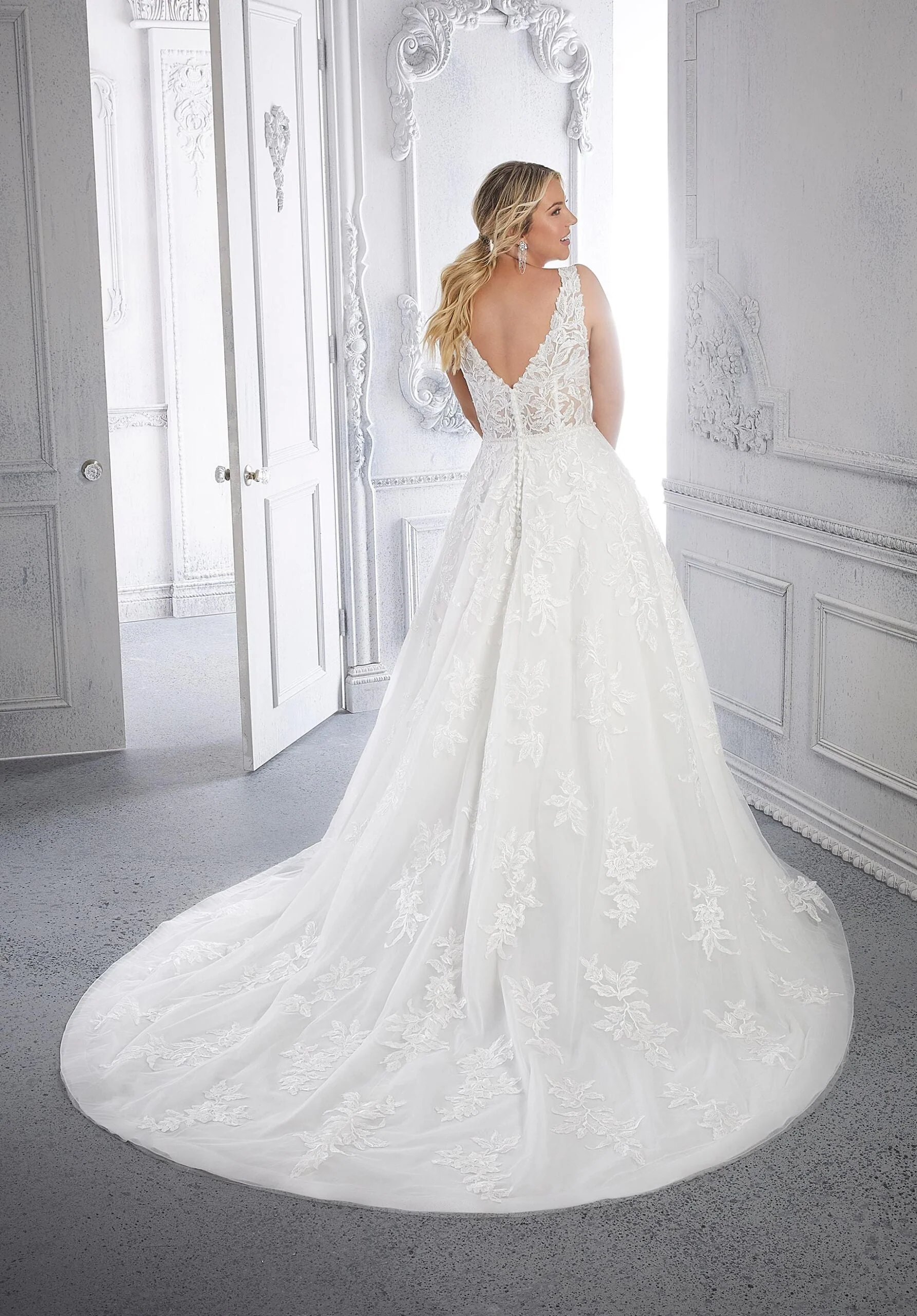 Carla Wedding Dress - Image 3
