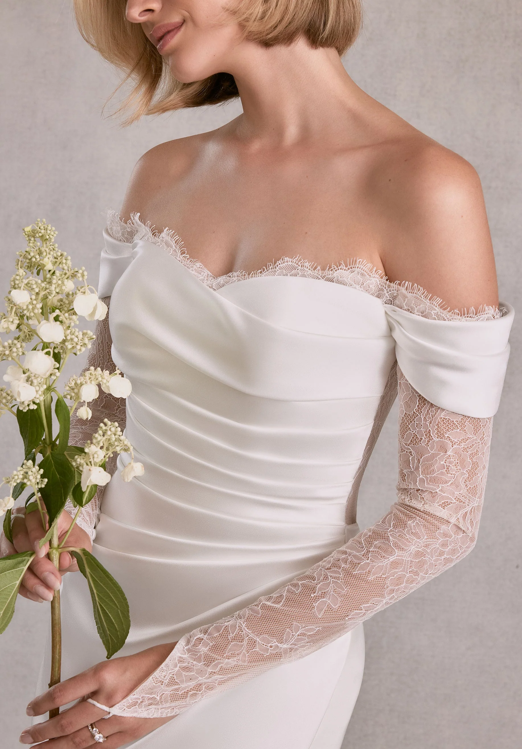 Chantilly Lace Sleeves with Finger Loops - Image 4