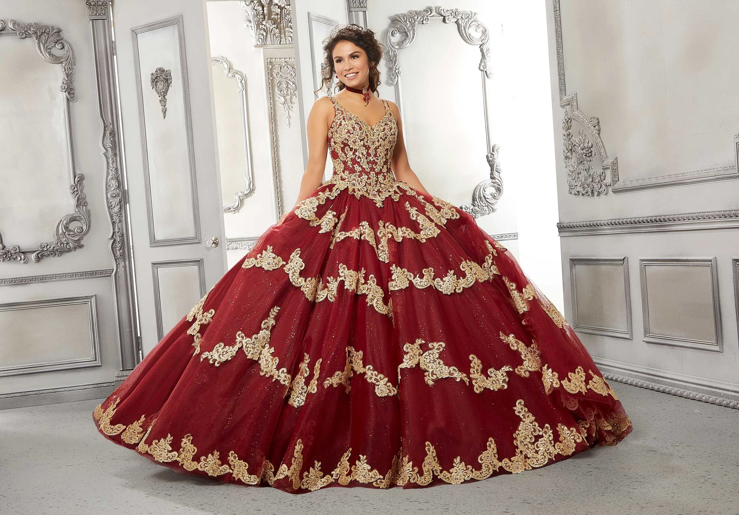 Contrasting Lace Applique Quinceañera Dress - Image 3