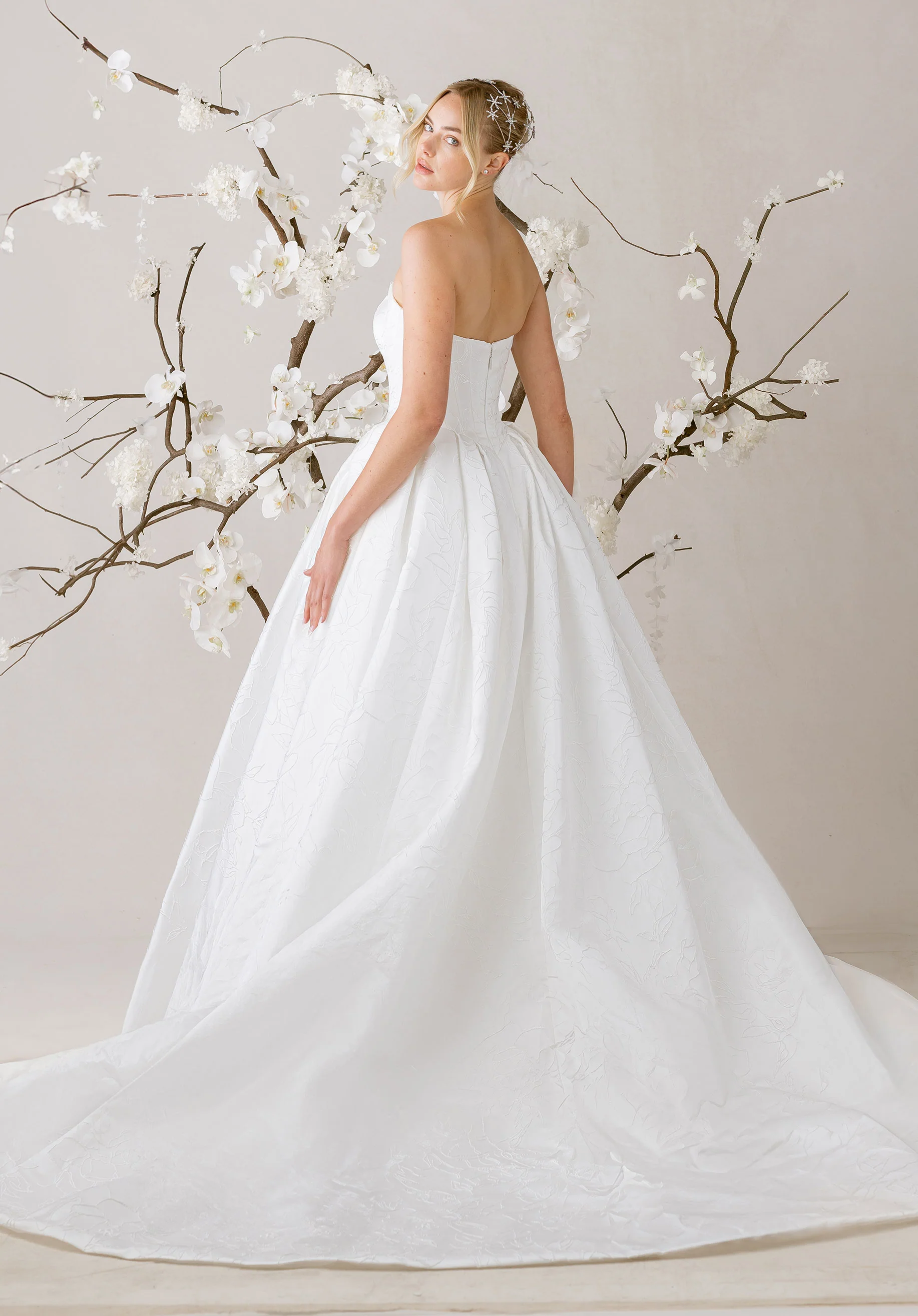 Coppéllia Wedding Dress - Image 3