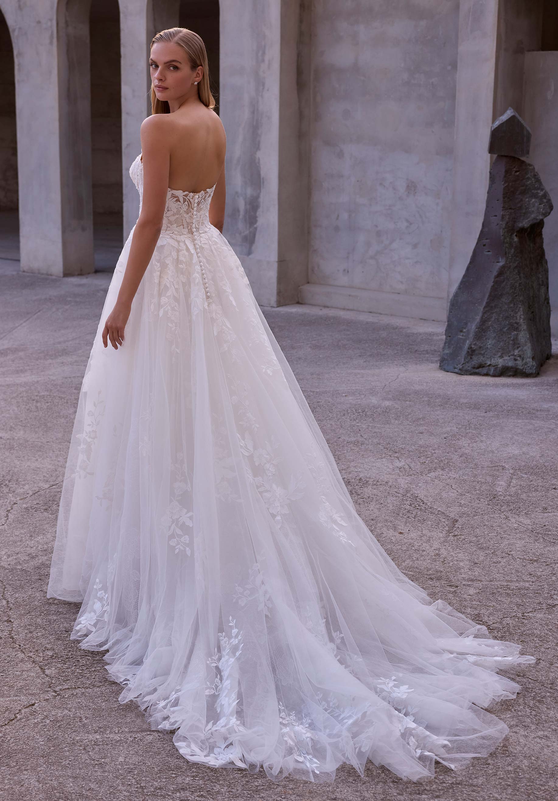 Cordia Wedding Dress - Image 4