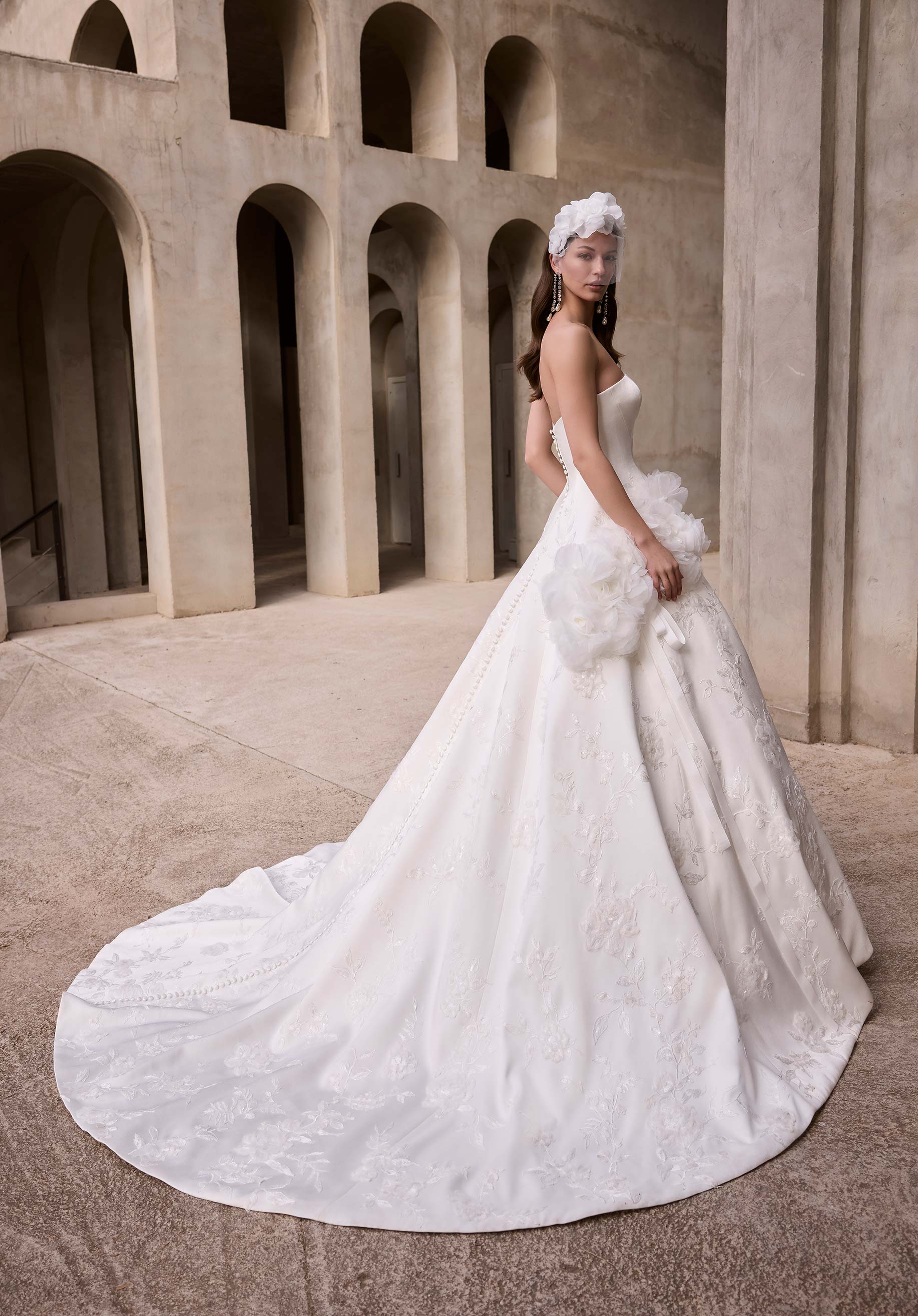 Daphira Wedding Dress - Image 4