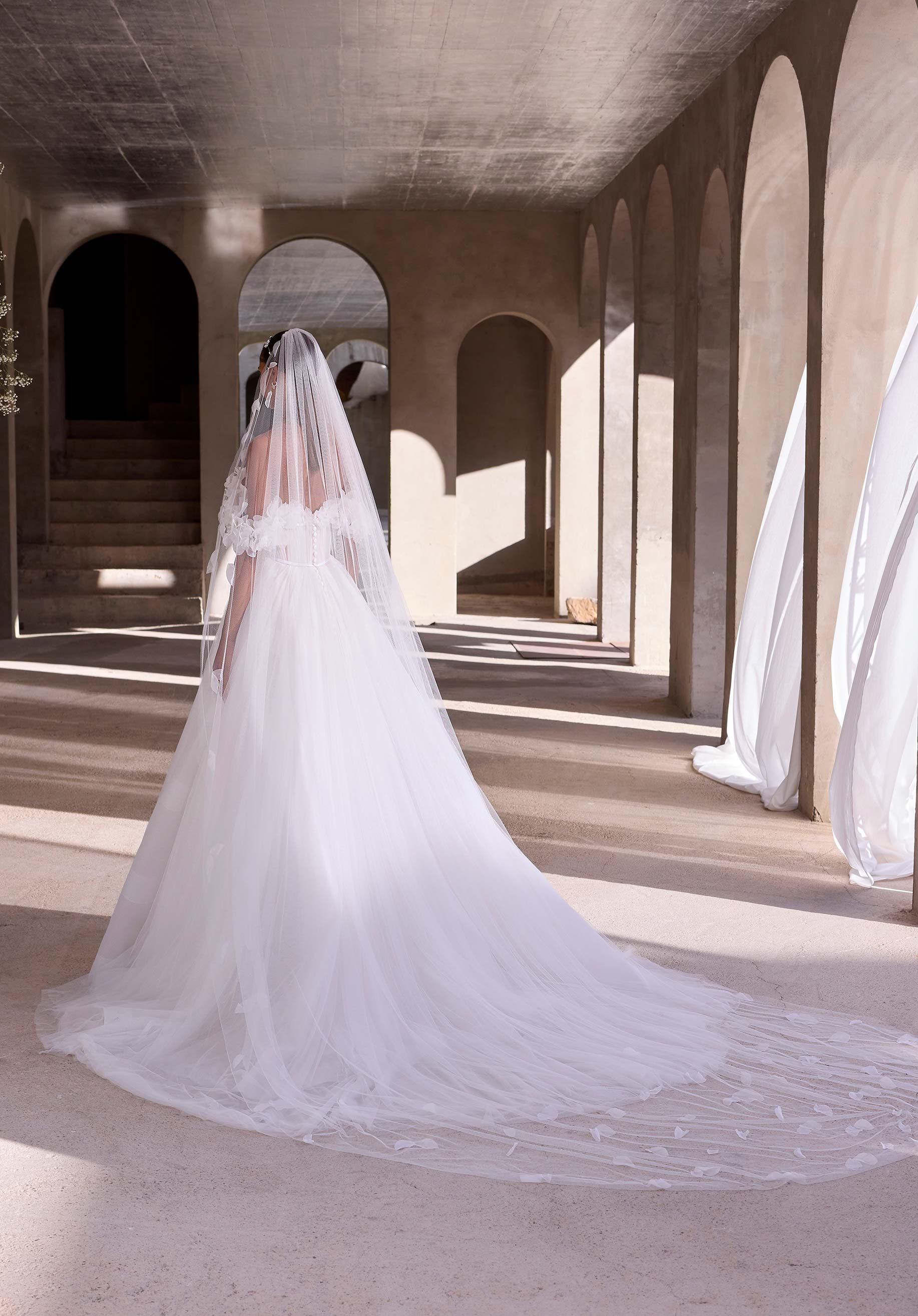 Daphne Wedding Dress - Image 5