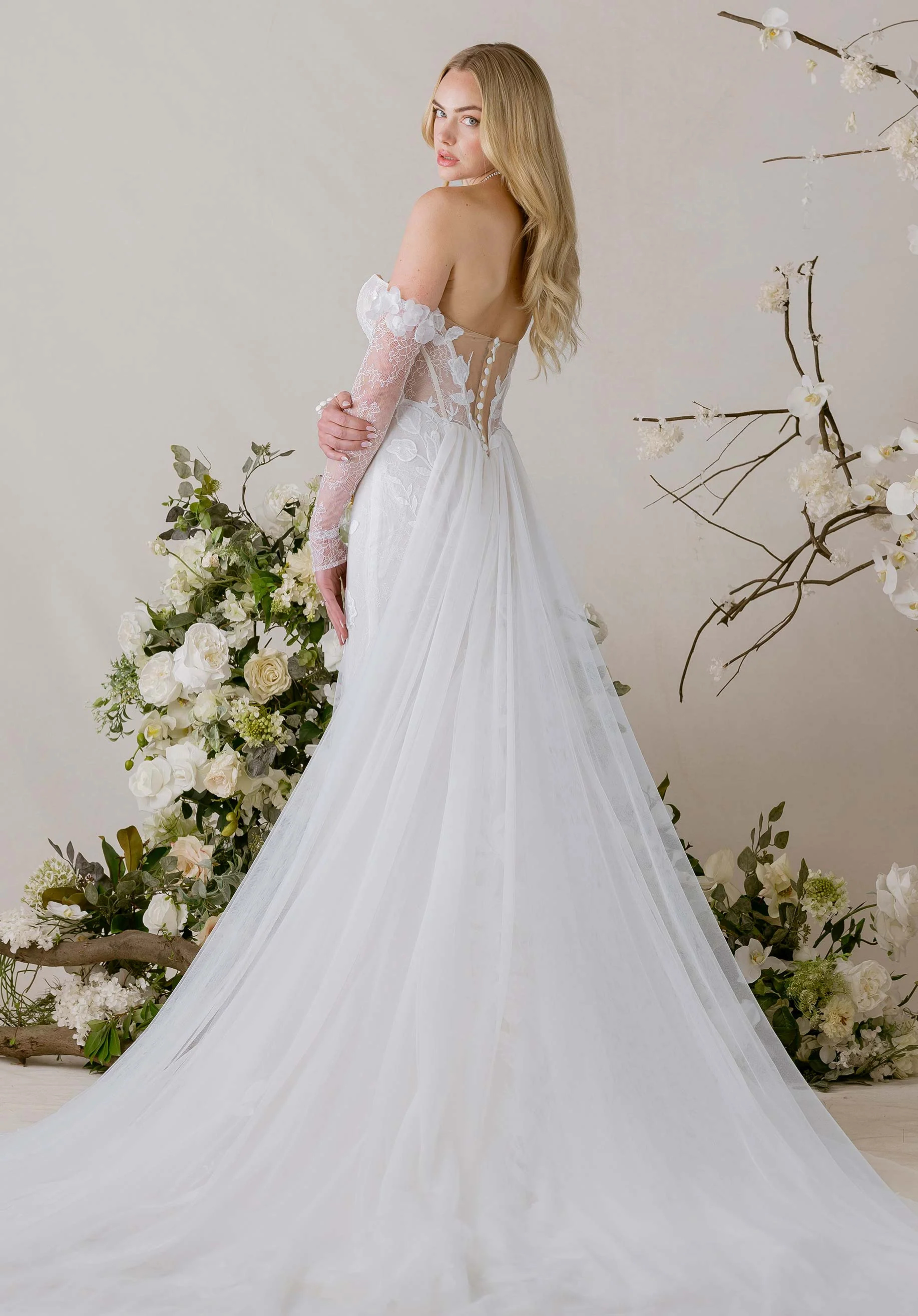 Elizaveta Wedding Dress - Image 3