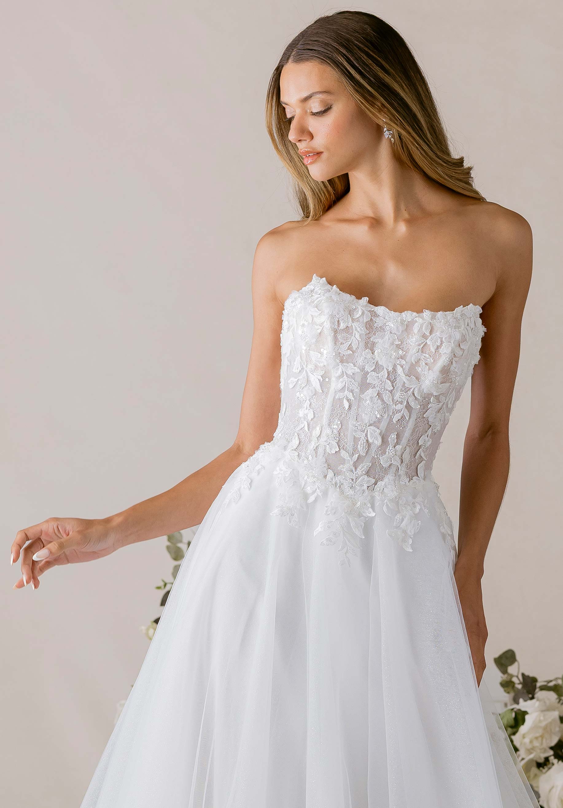 Étoile Wedding Dress - Image 2