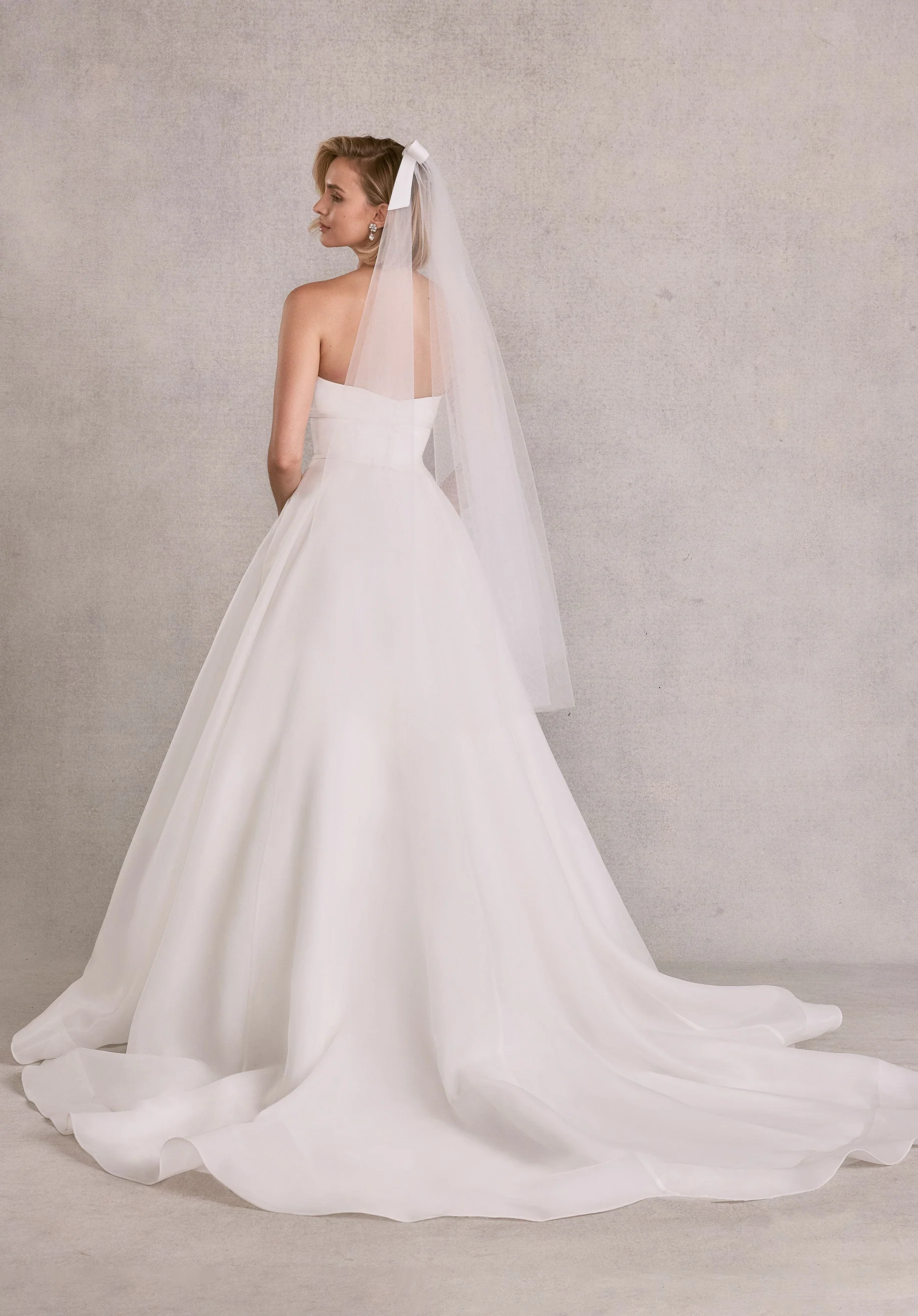 Fingertip Length Tulle Veil with Satin Bow - Image 2