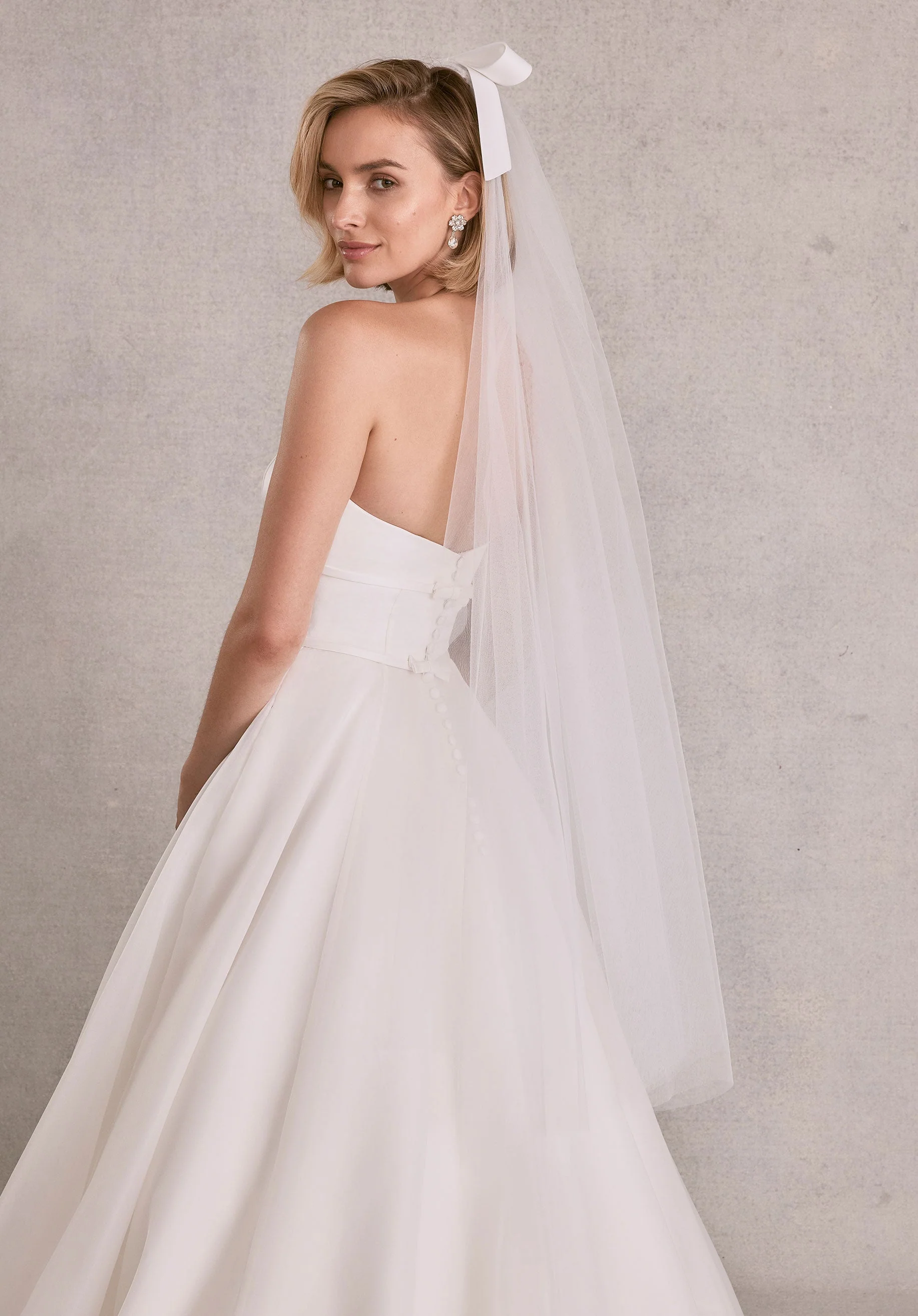 Fingertip Length Tulle Veil with Satin Bow - Image 5