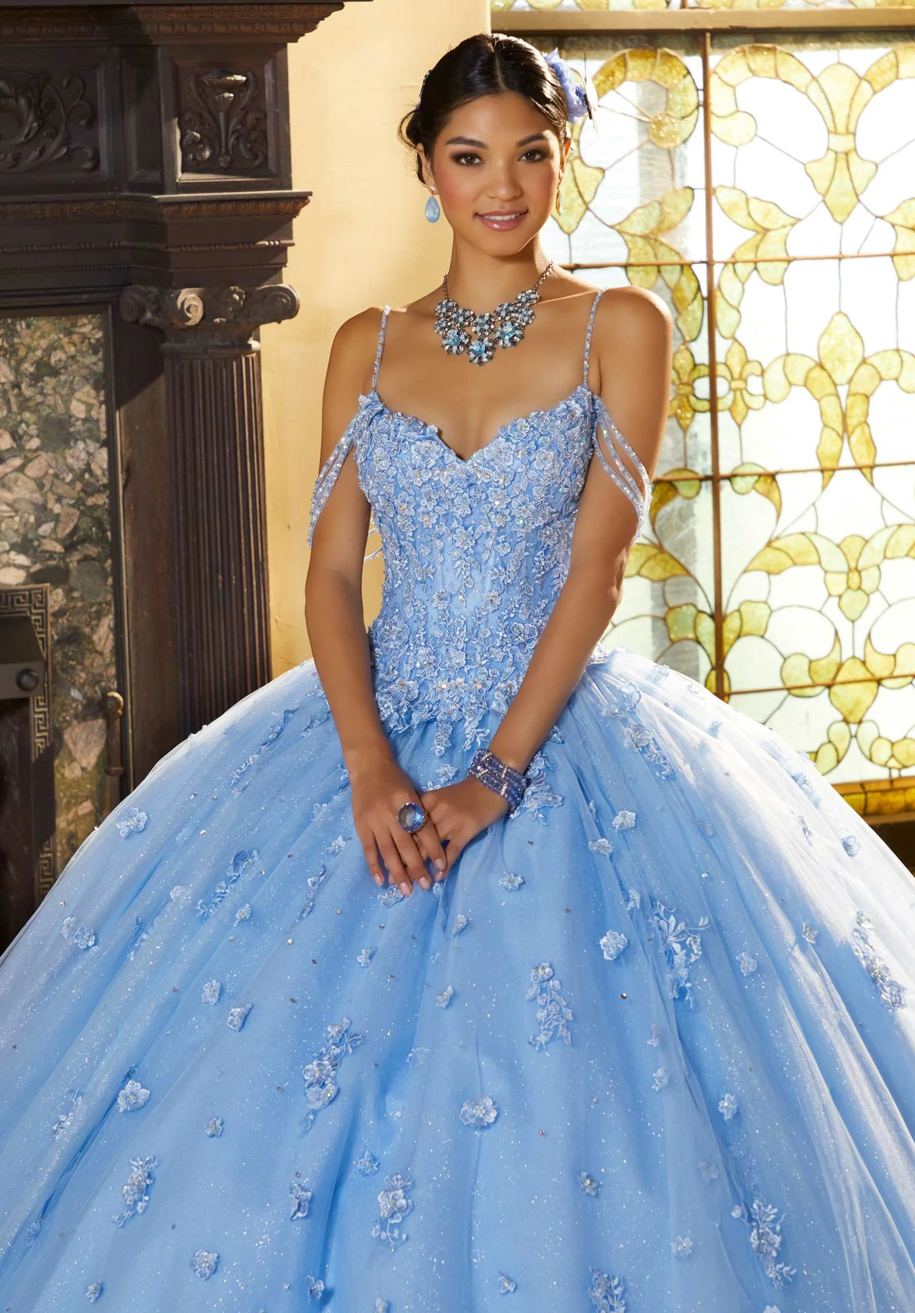 Floral Lace Quinceañera Dress with Three-Dimensional Appliqués - Image 2