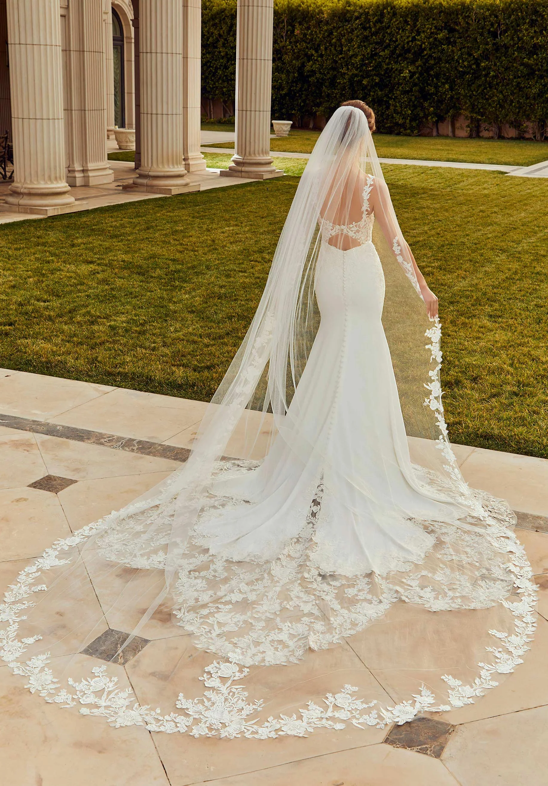 Frosted Embroidered Floral Lace Veil - Image 3