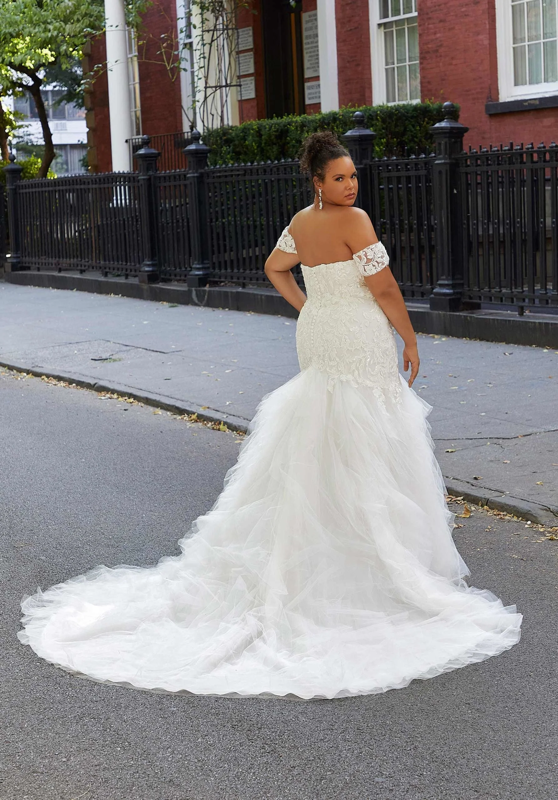 Hillary Wedding Dress - Image 4