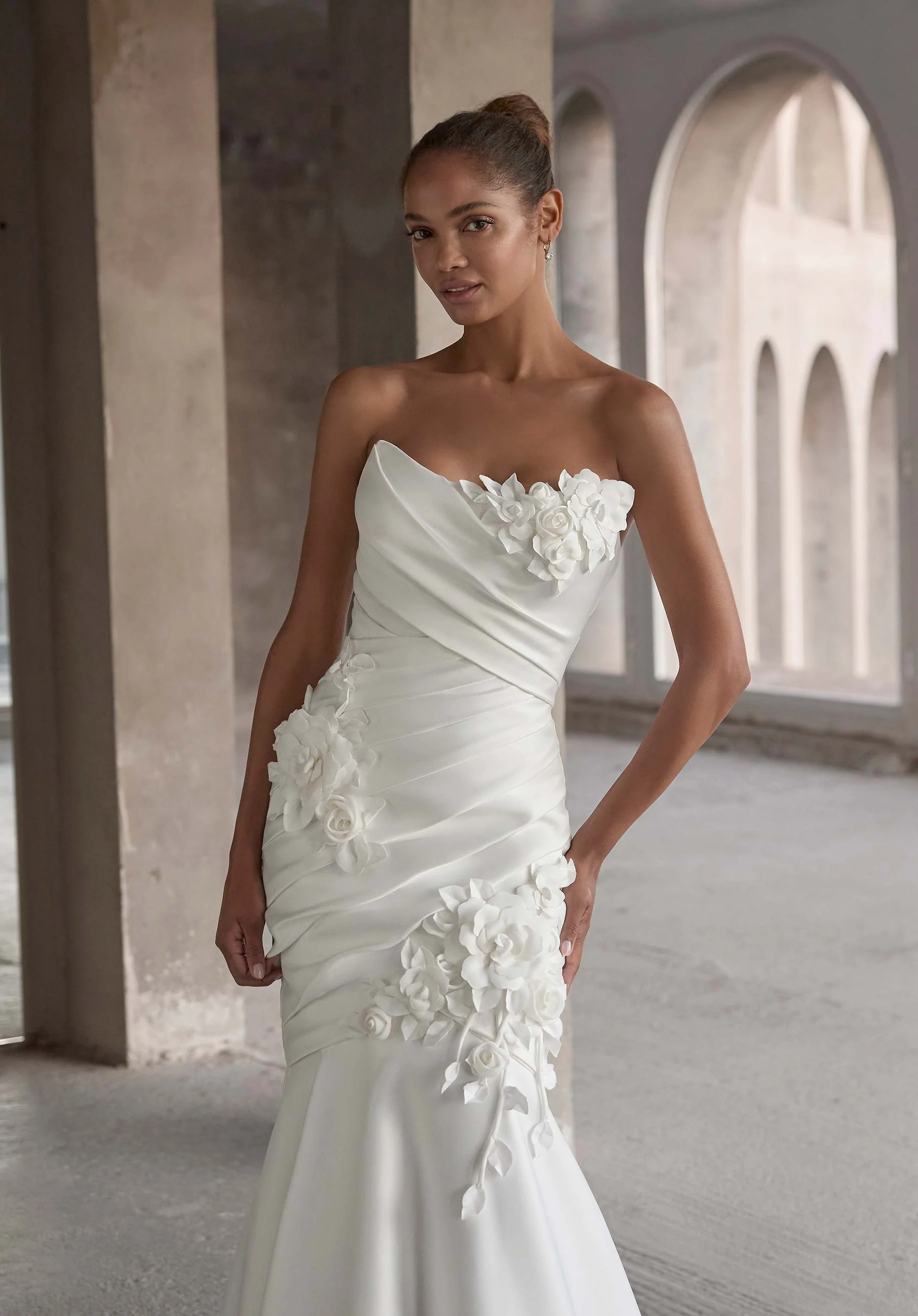 Iana Wedding Dress - Image 3