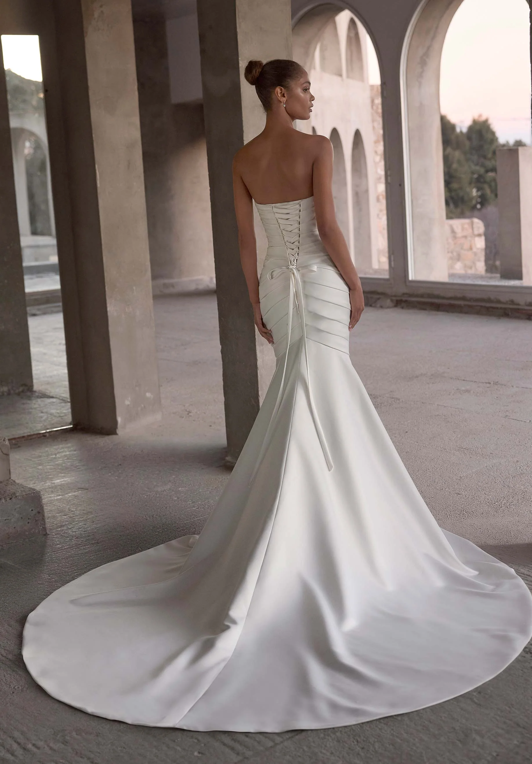 Iana Wedding Dress - Image 4