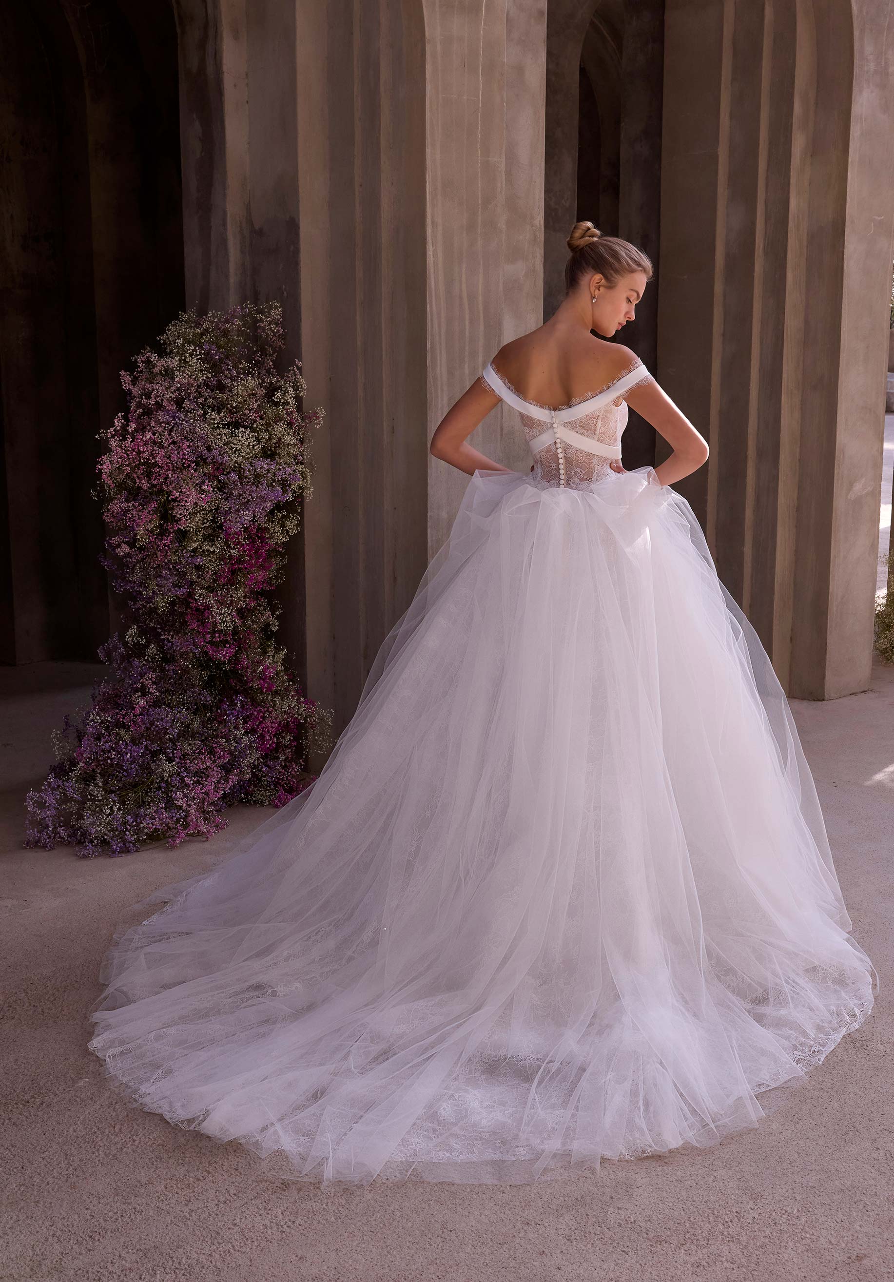 Ianthe Wedding Dress - Image 7