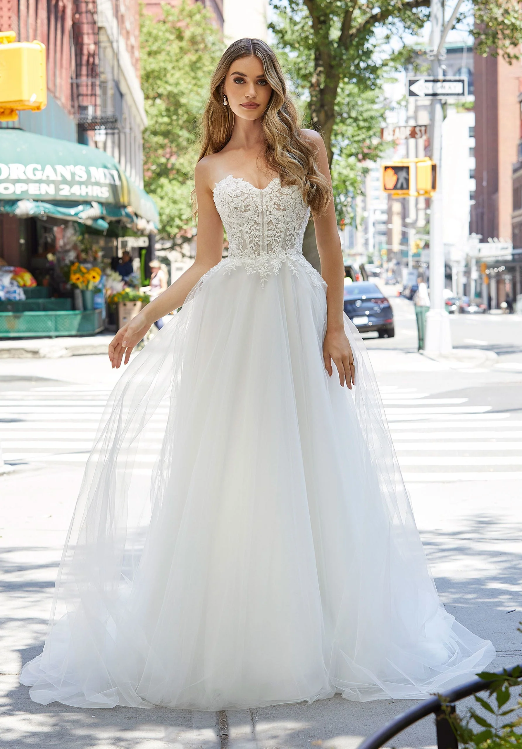 Janet Wedding Dress - Image 4