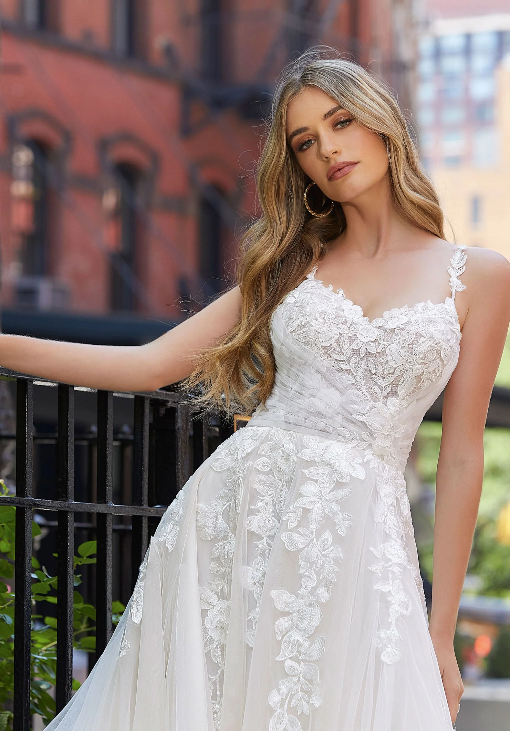 Julianne Wedding Dress - Image 2