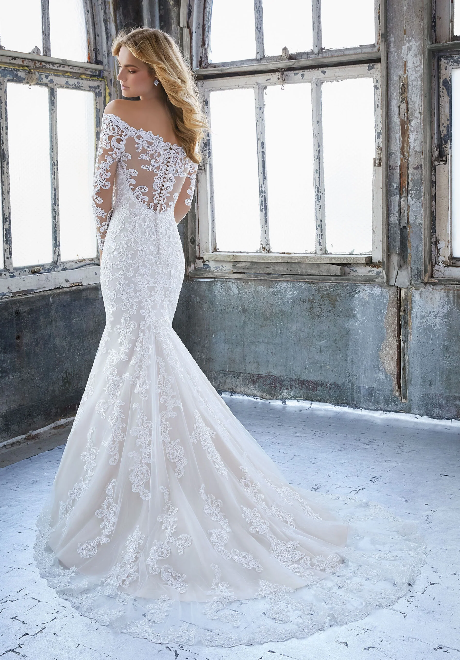 Karlee Wedding Dress - Image 4