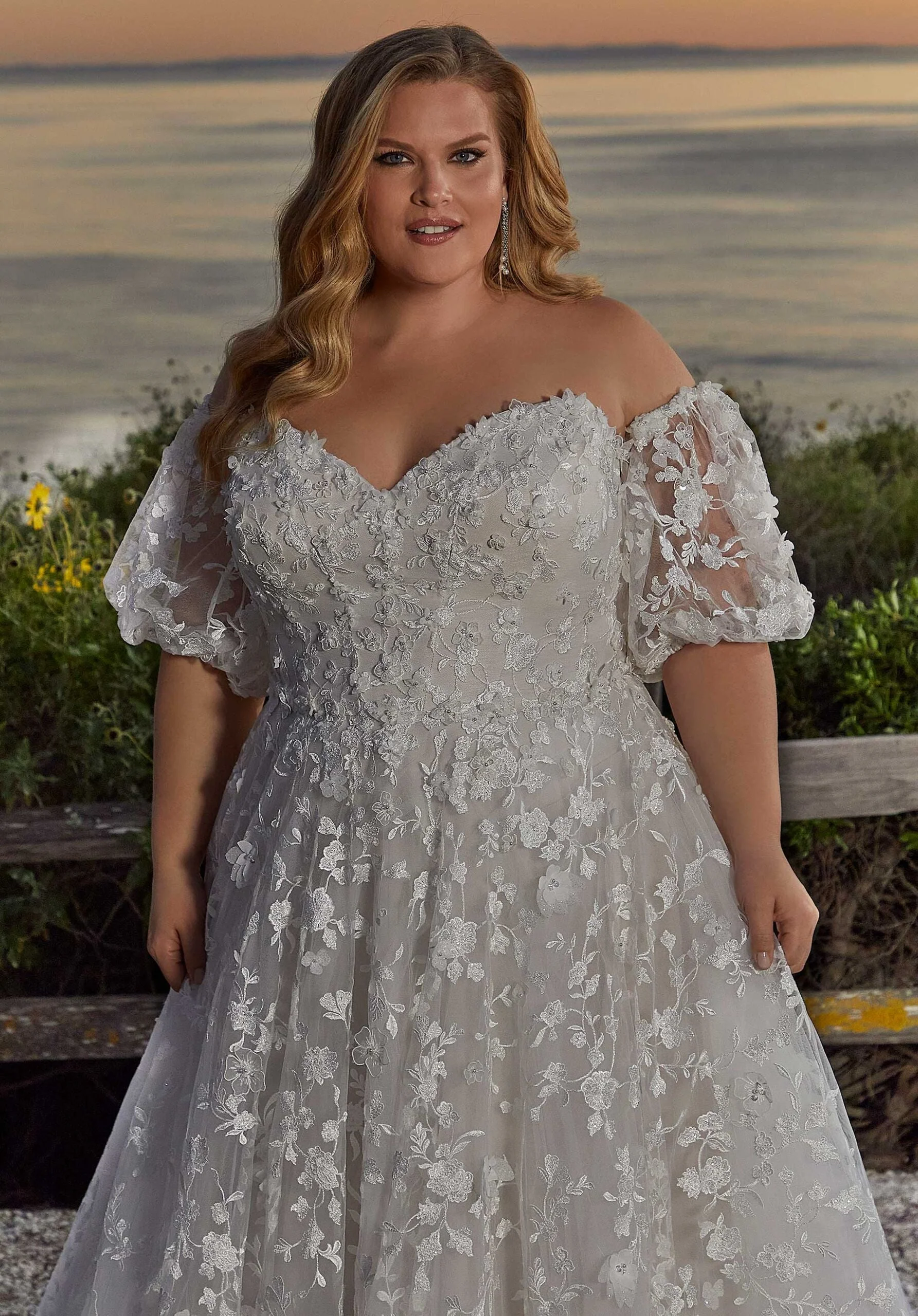 Laura Wedding Dress - Image 2