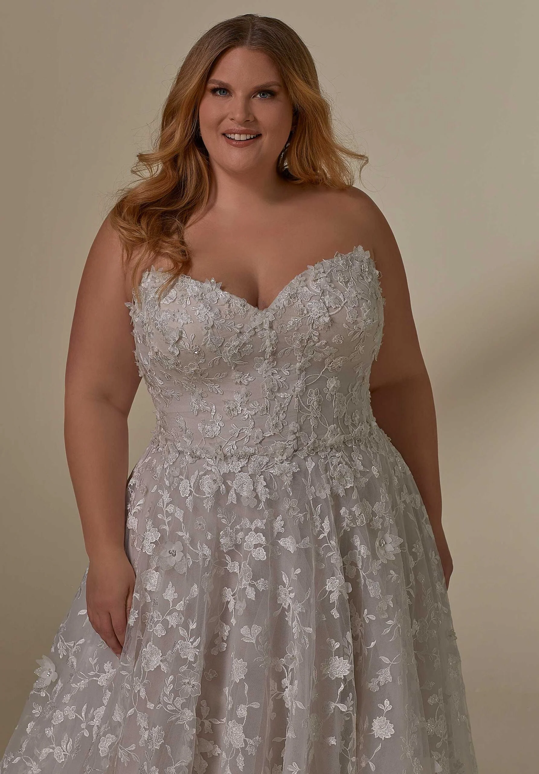 Laura Wedding Dress - Image 7
