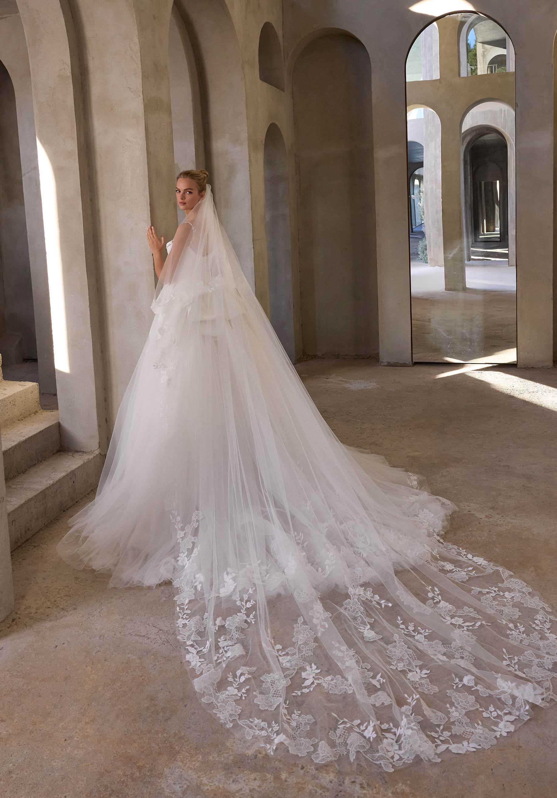 Liliah Wedding Dress - Image 5