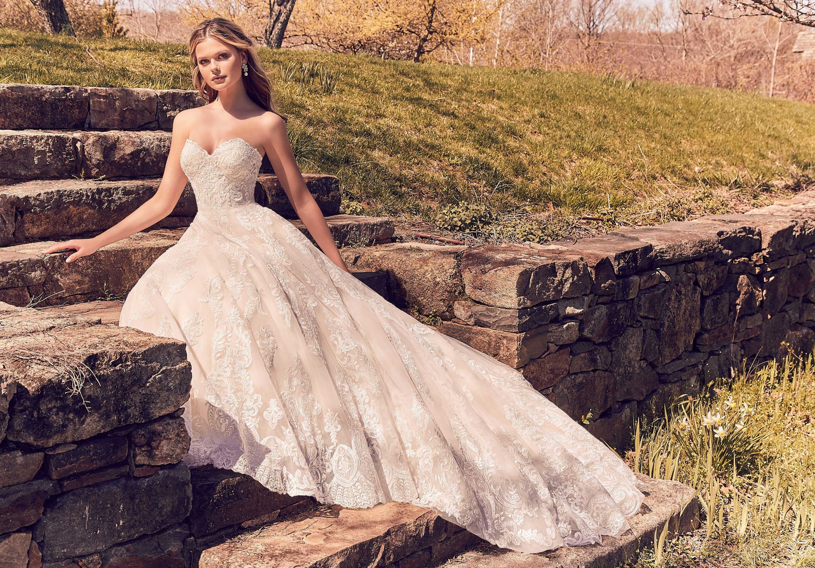 Lisa Wedding Dress - Image 5