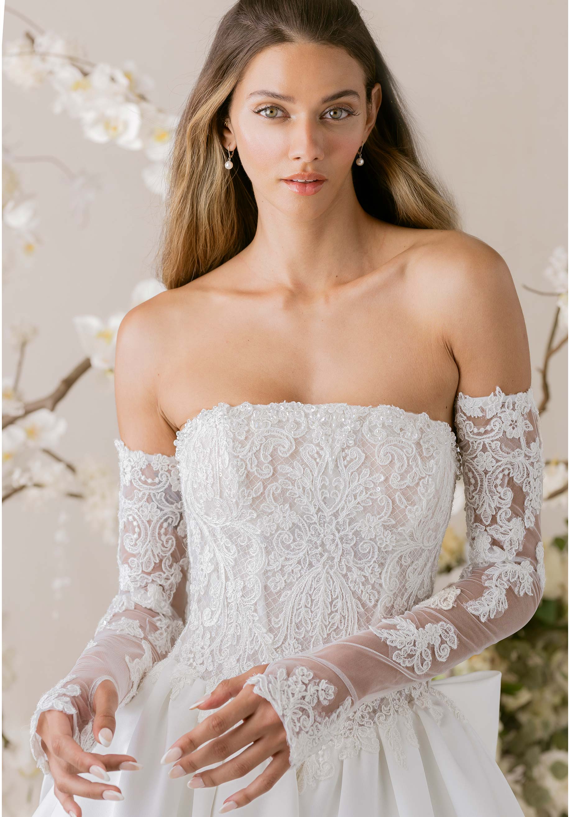 Lise Wedding Dress - Image 2