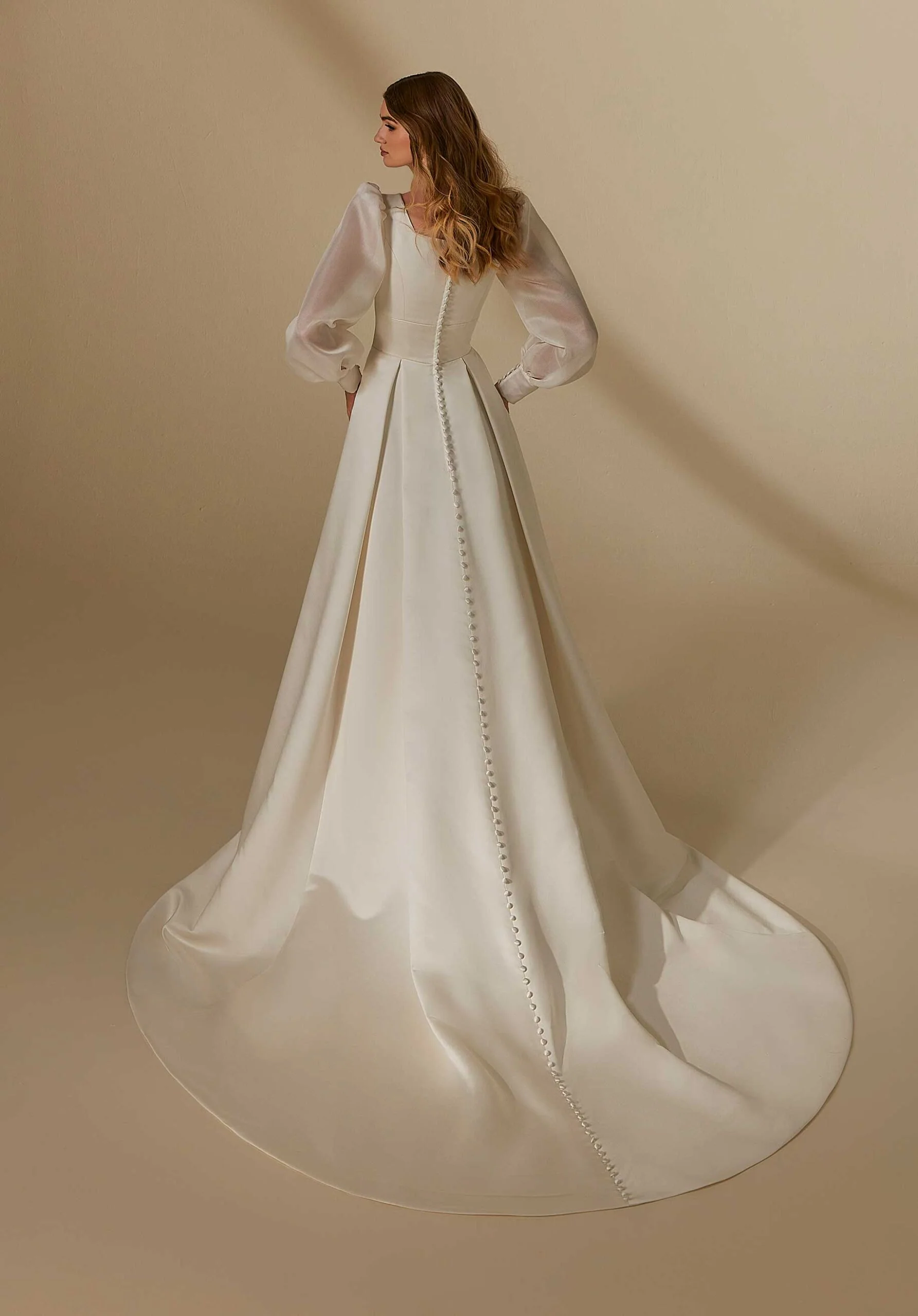 Lucy Wedding Dress - Image 4