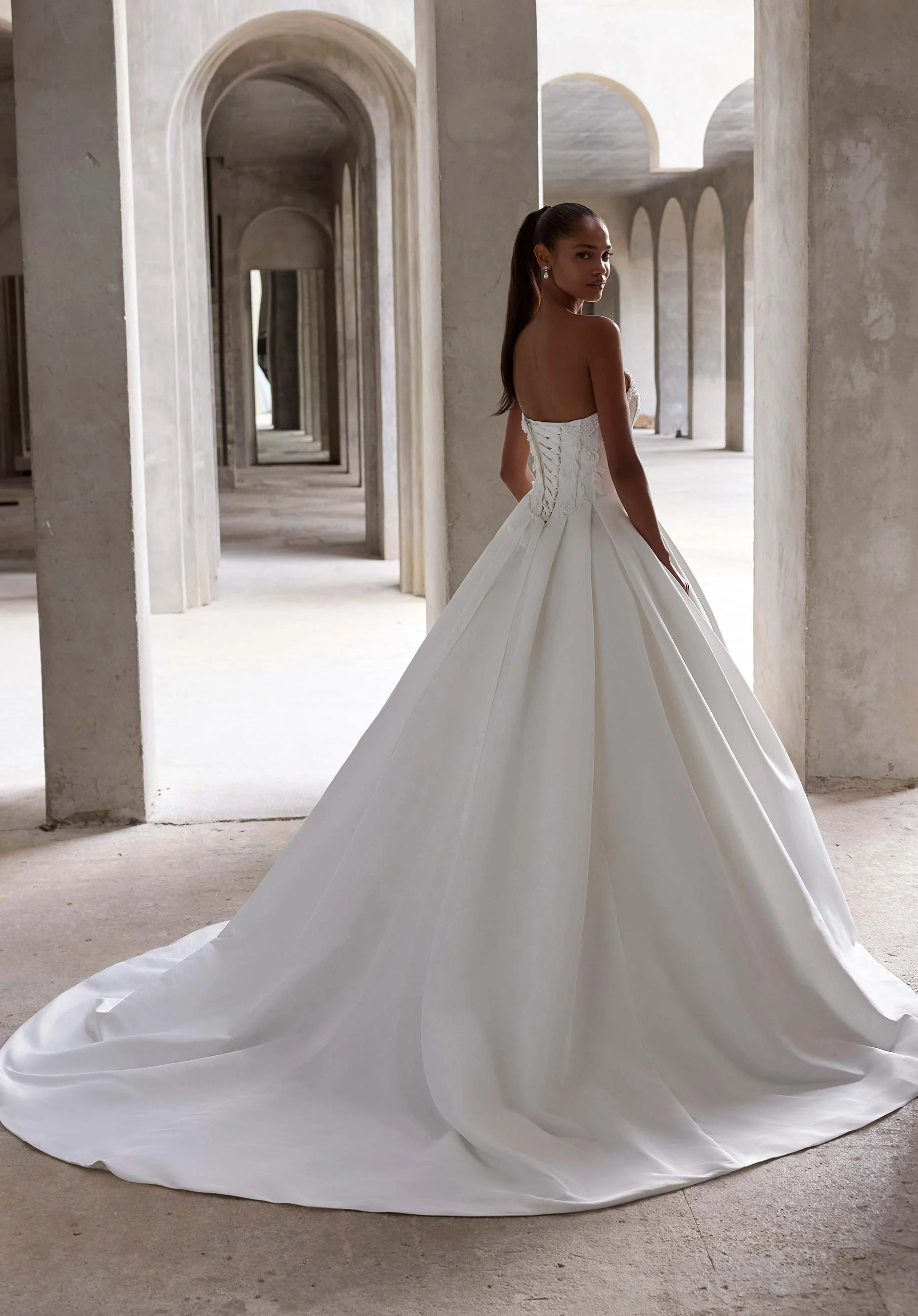 Lyra Wedding Dress - Image 3
