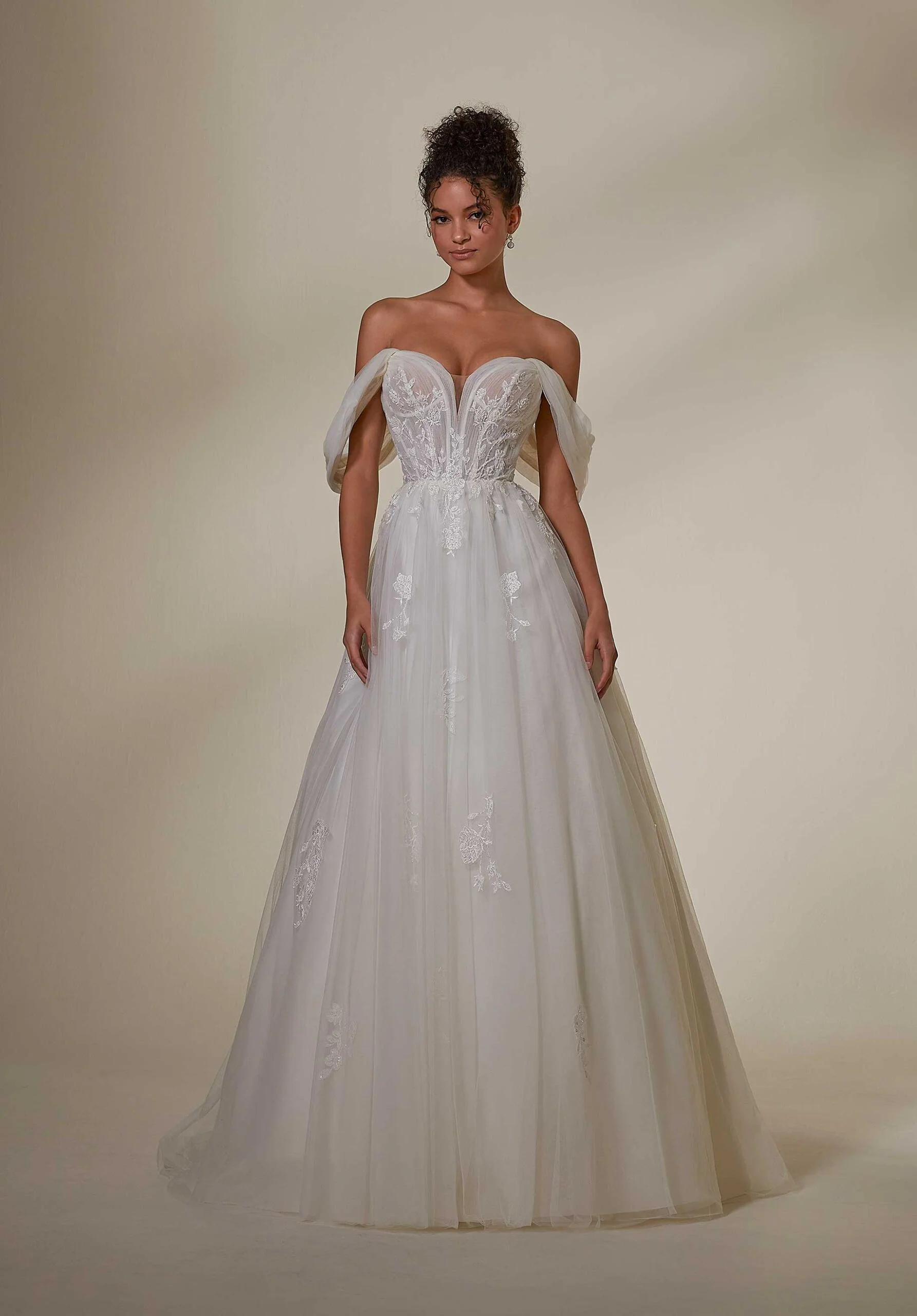 Marianne Wedding Dress - Image 4