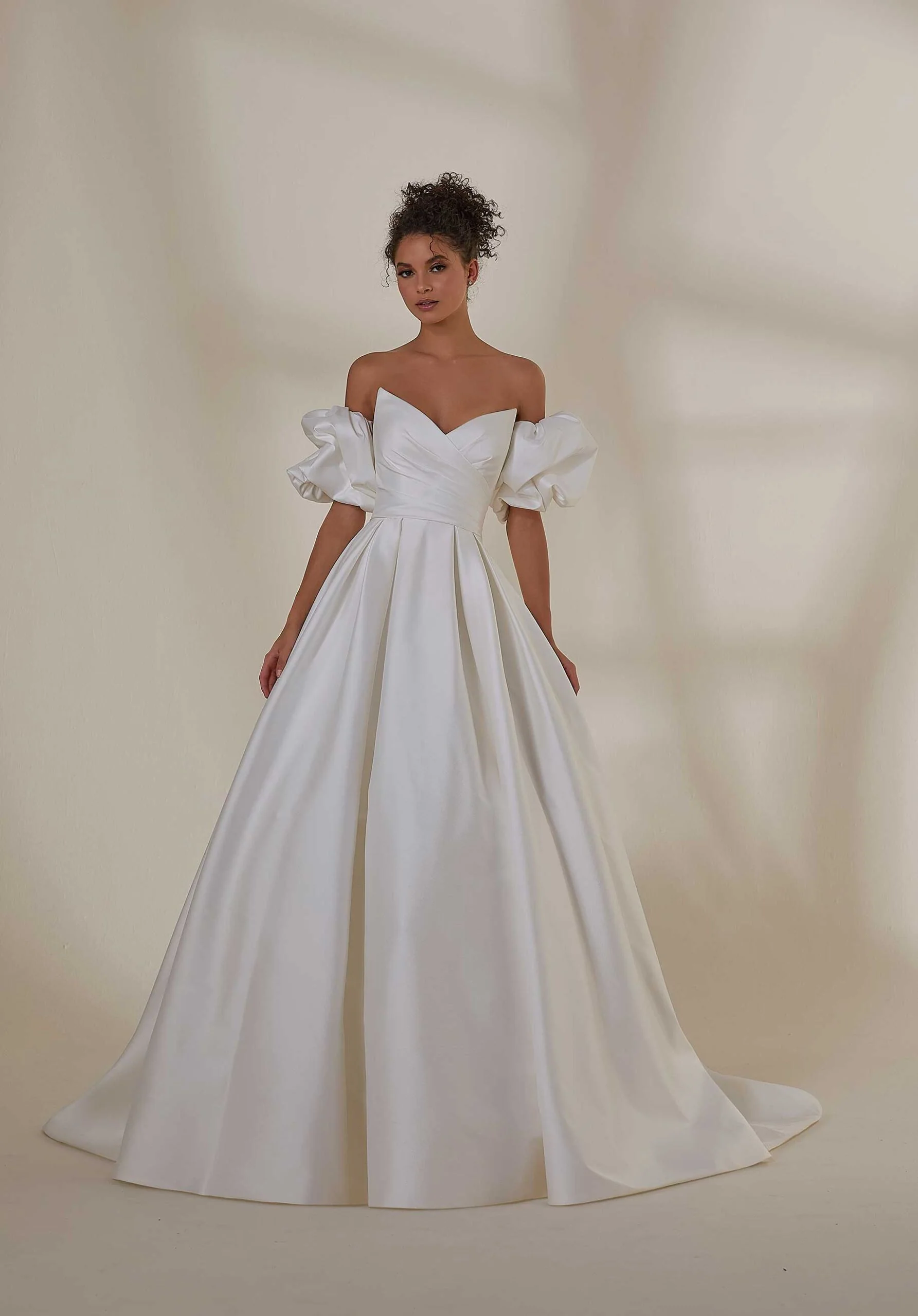 Martina Wedding Dress - Image 4