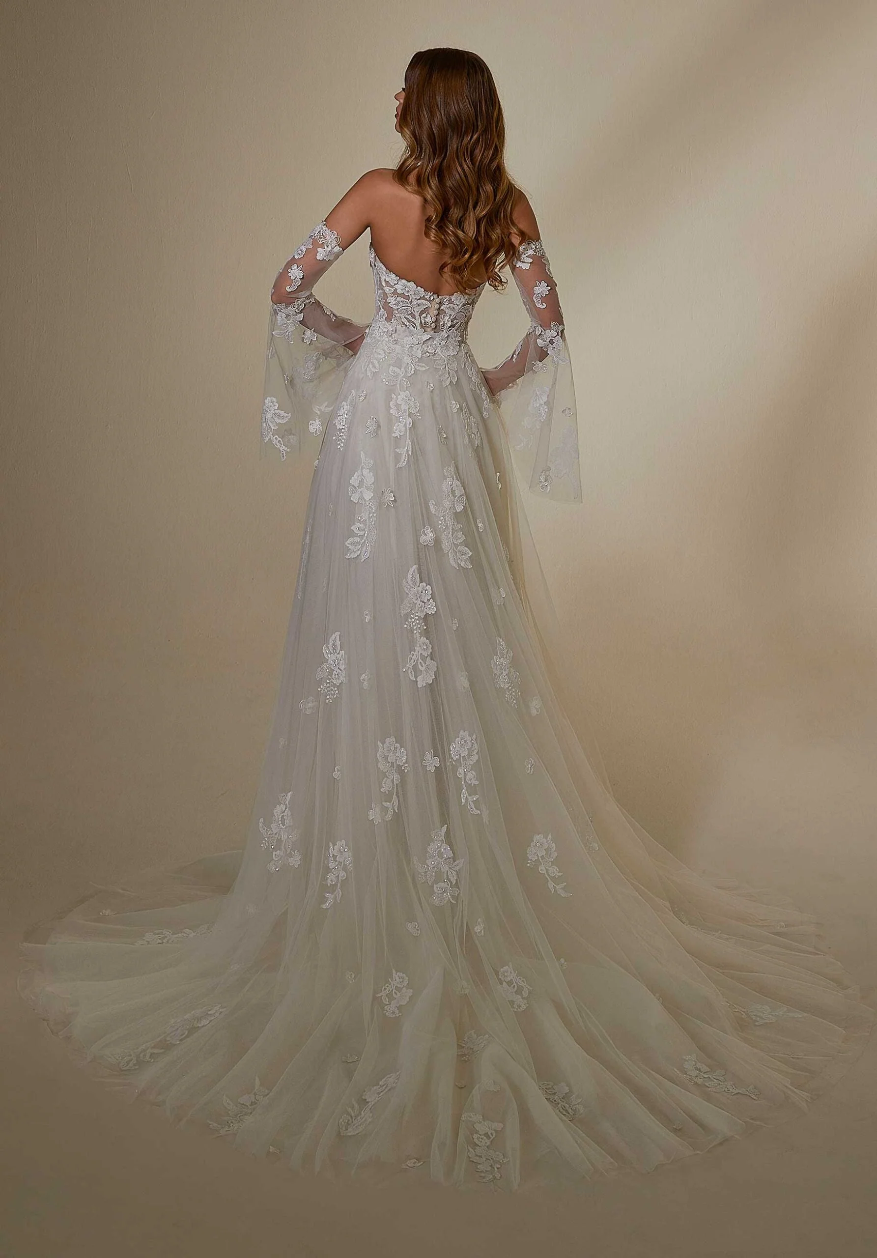 Maxine Wedding Dress - Image 3