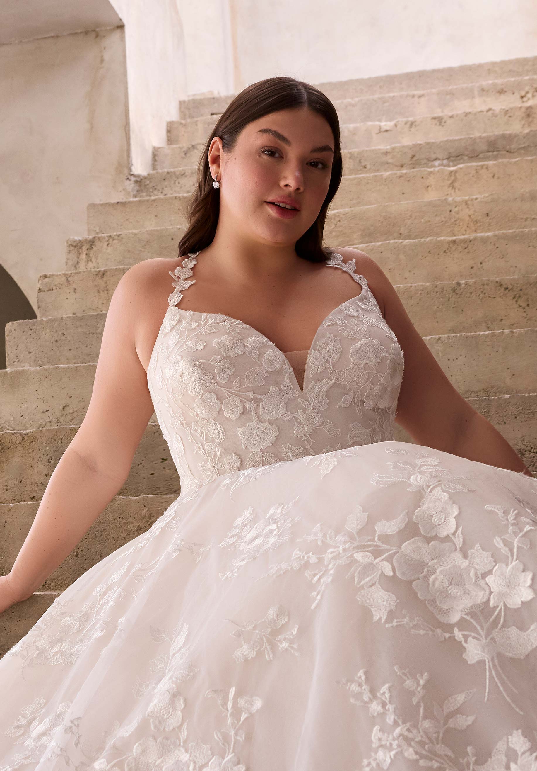 Minervina Wedding Dress - Image 3