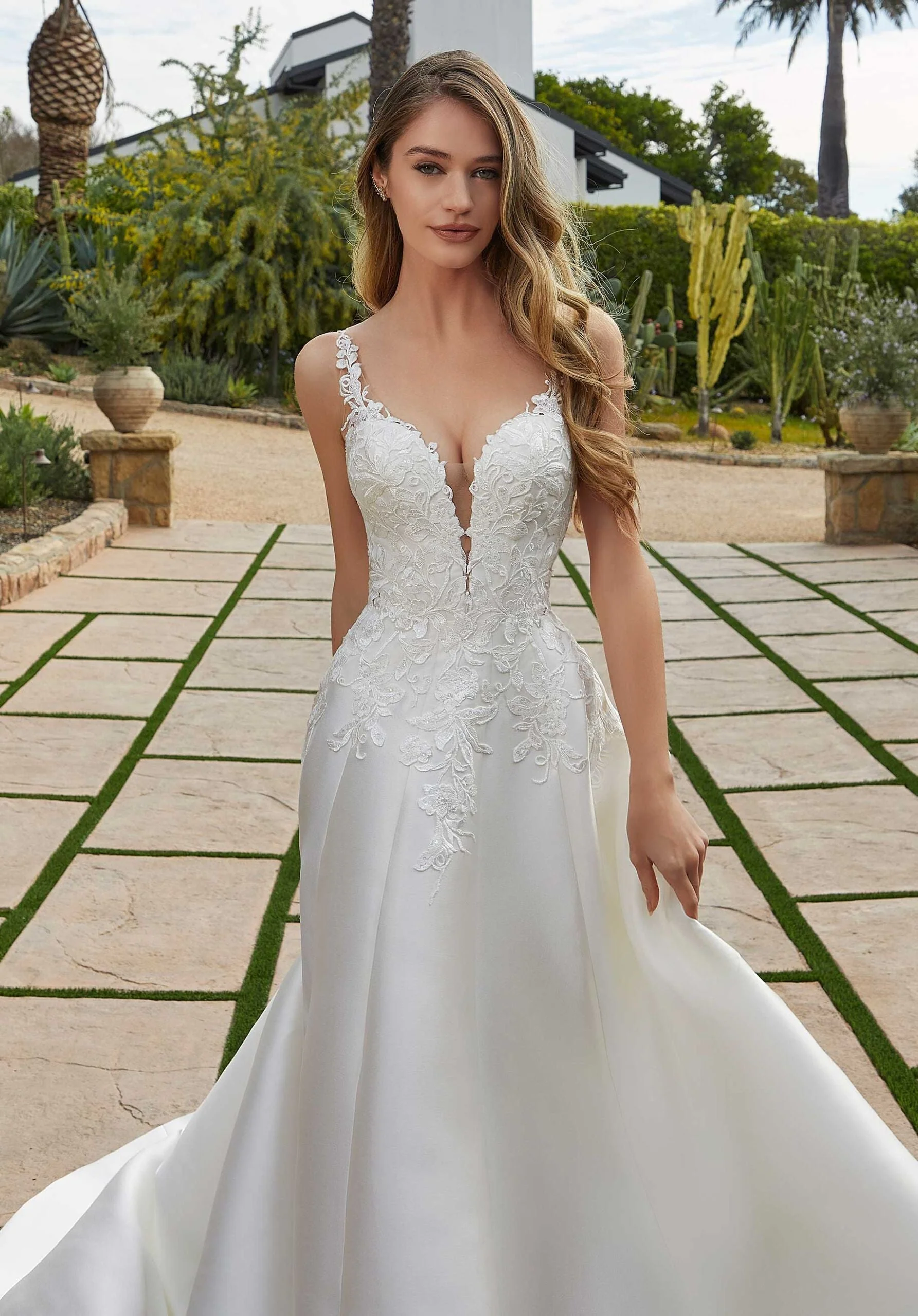 Moira Wedding Dress - Image 2