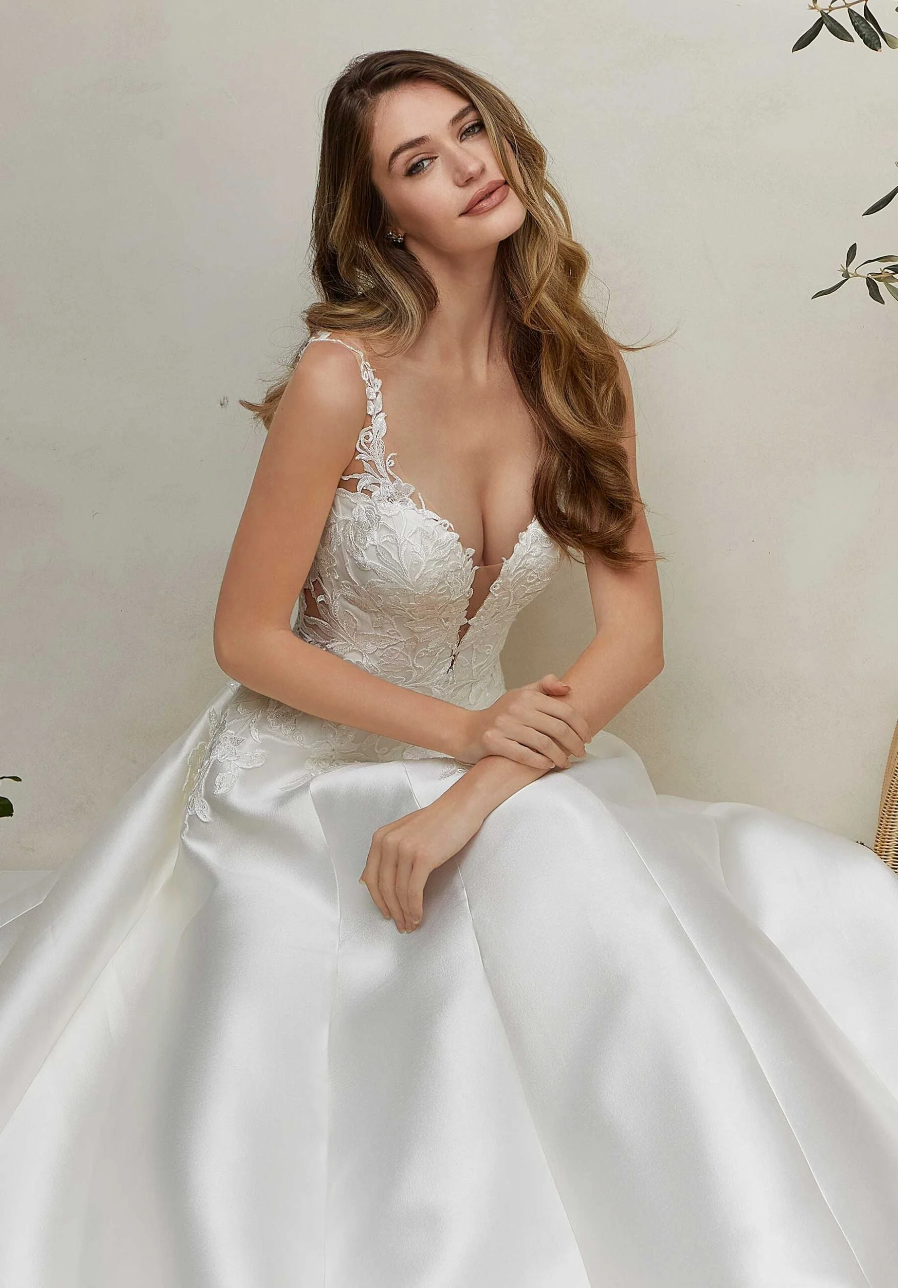 Moira Wedding Dress - Image 3