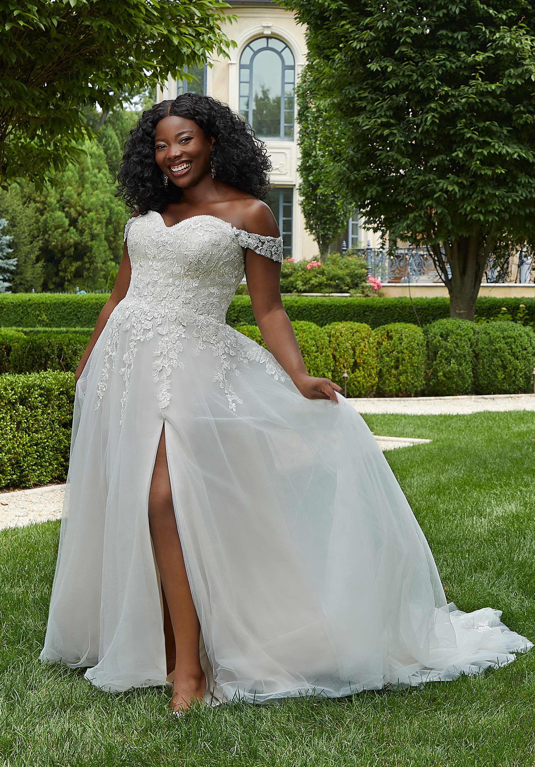 Naveena Wedding Dress - Image 3