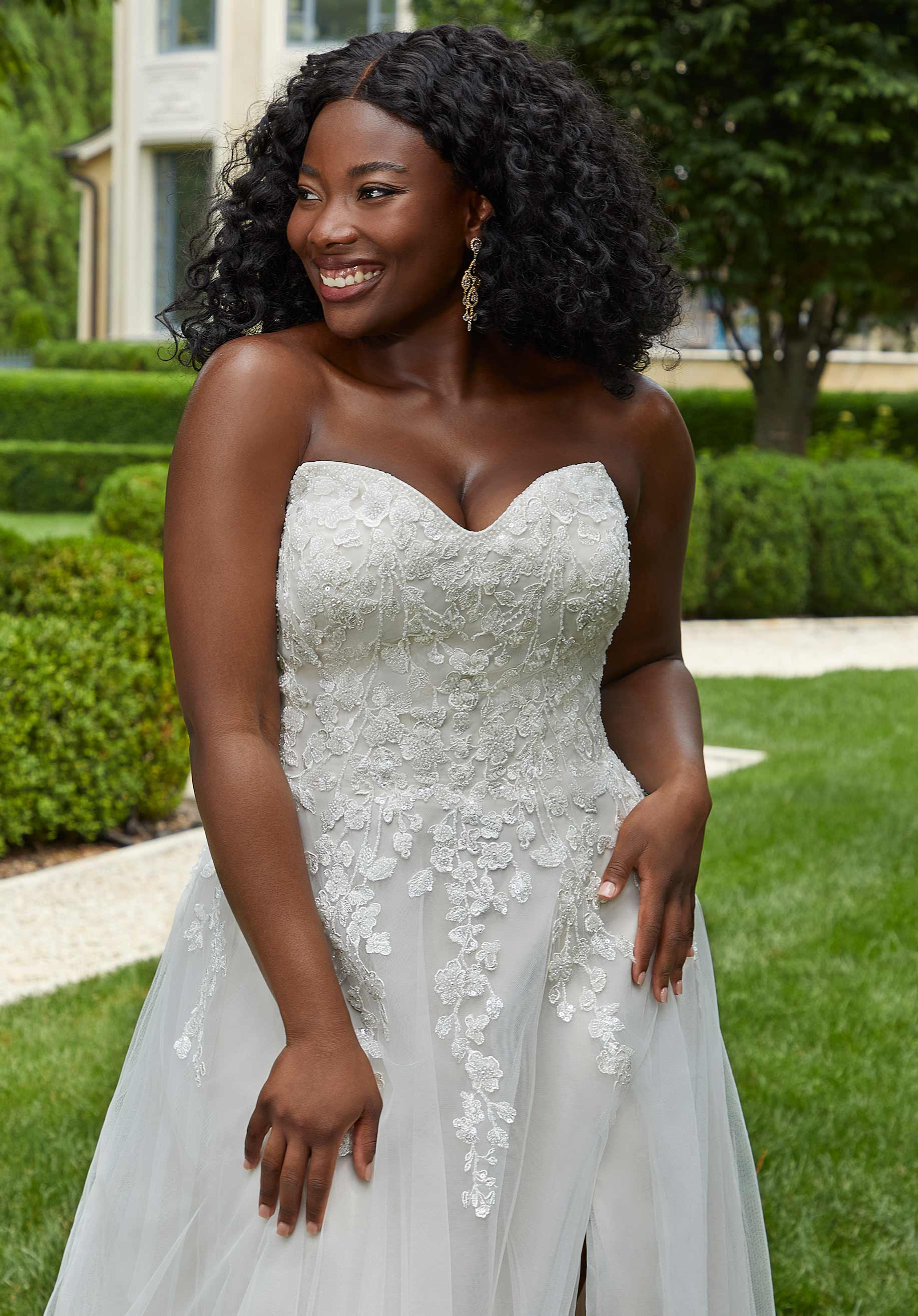 Naveena Wedding Dress - Image 4