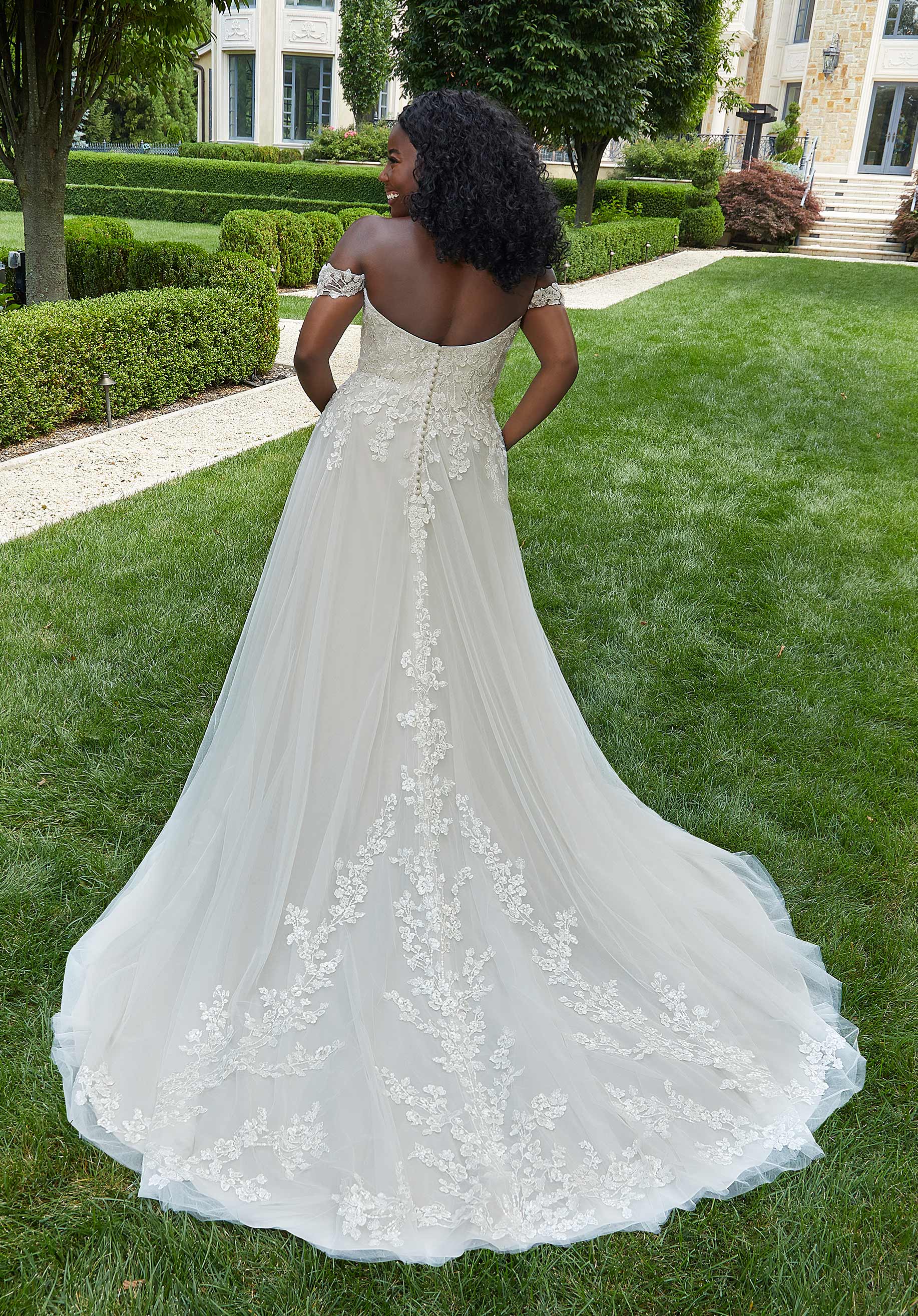Naveena Wedding Dress - Image 5