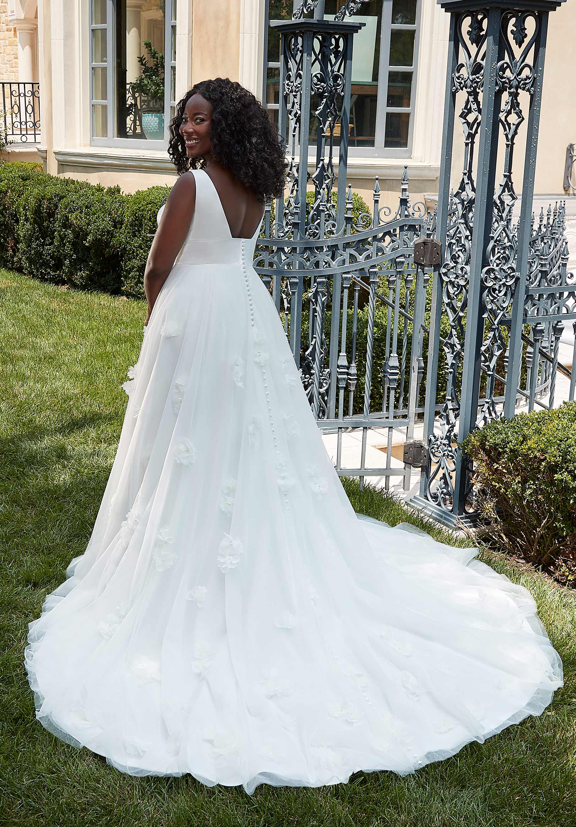Neve Wedding Dress - Image 3