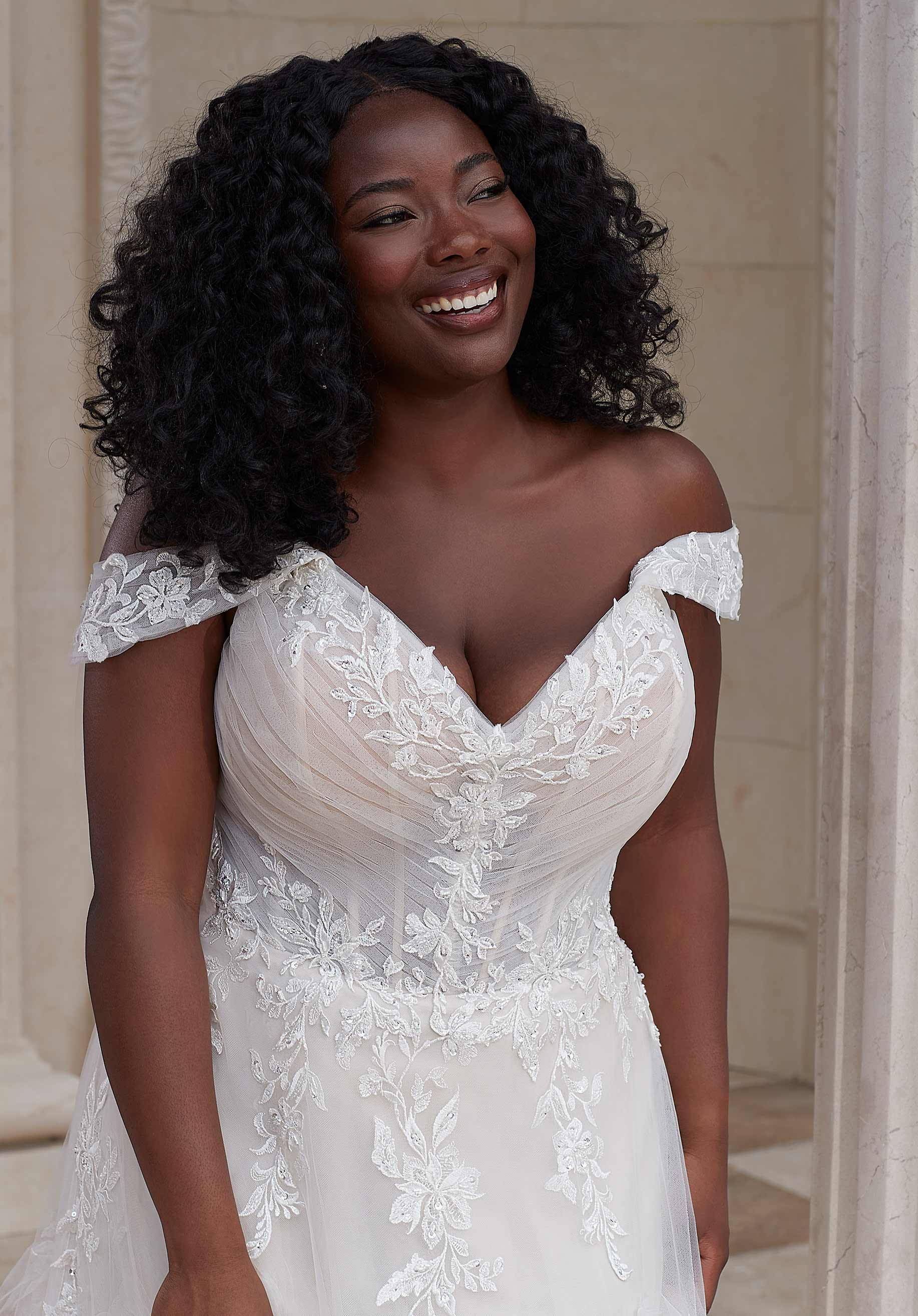 Nicole Wedding Dress - Image 2