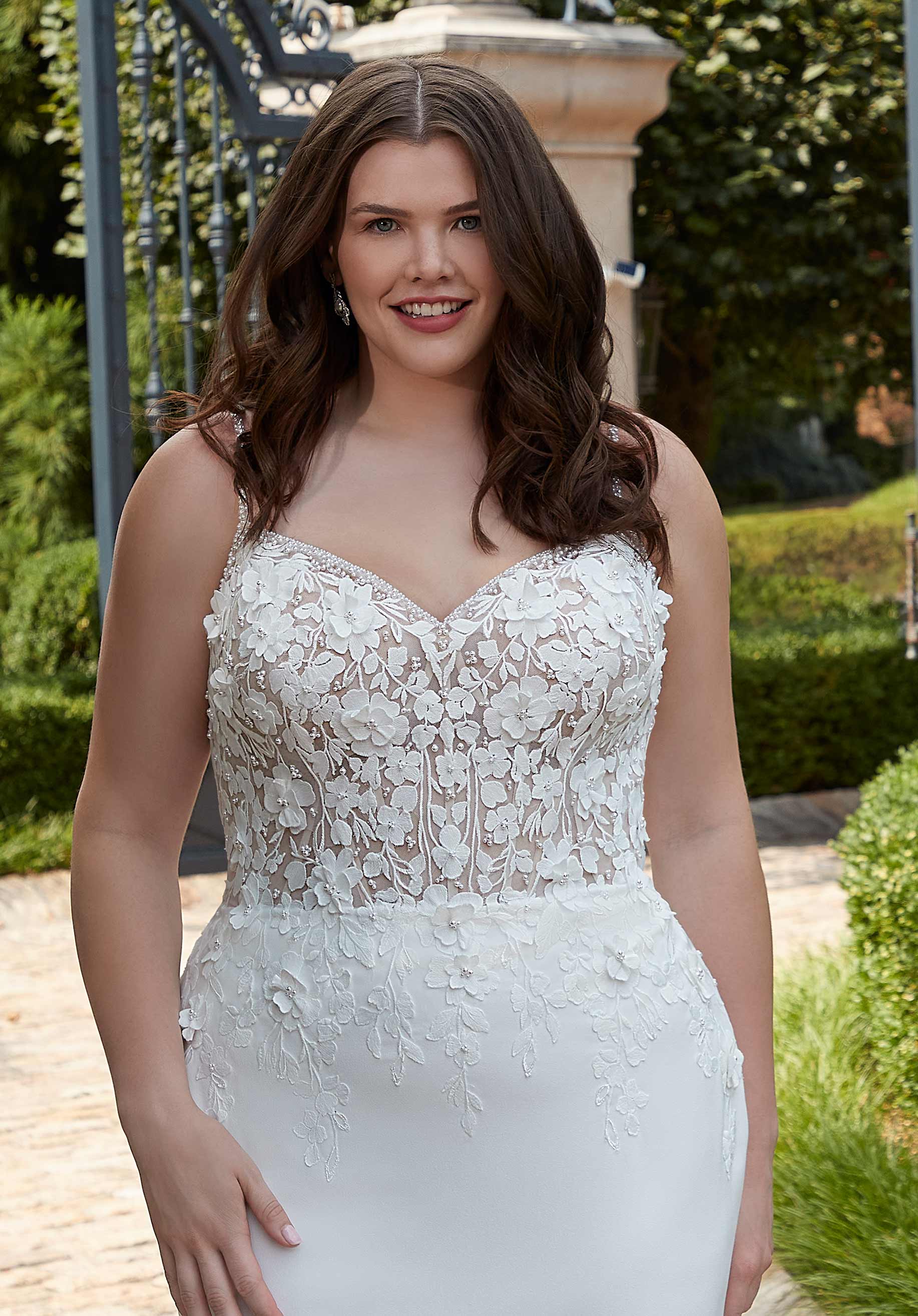 Nina Wedding Dress - Image 2