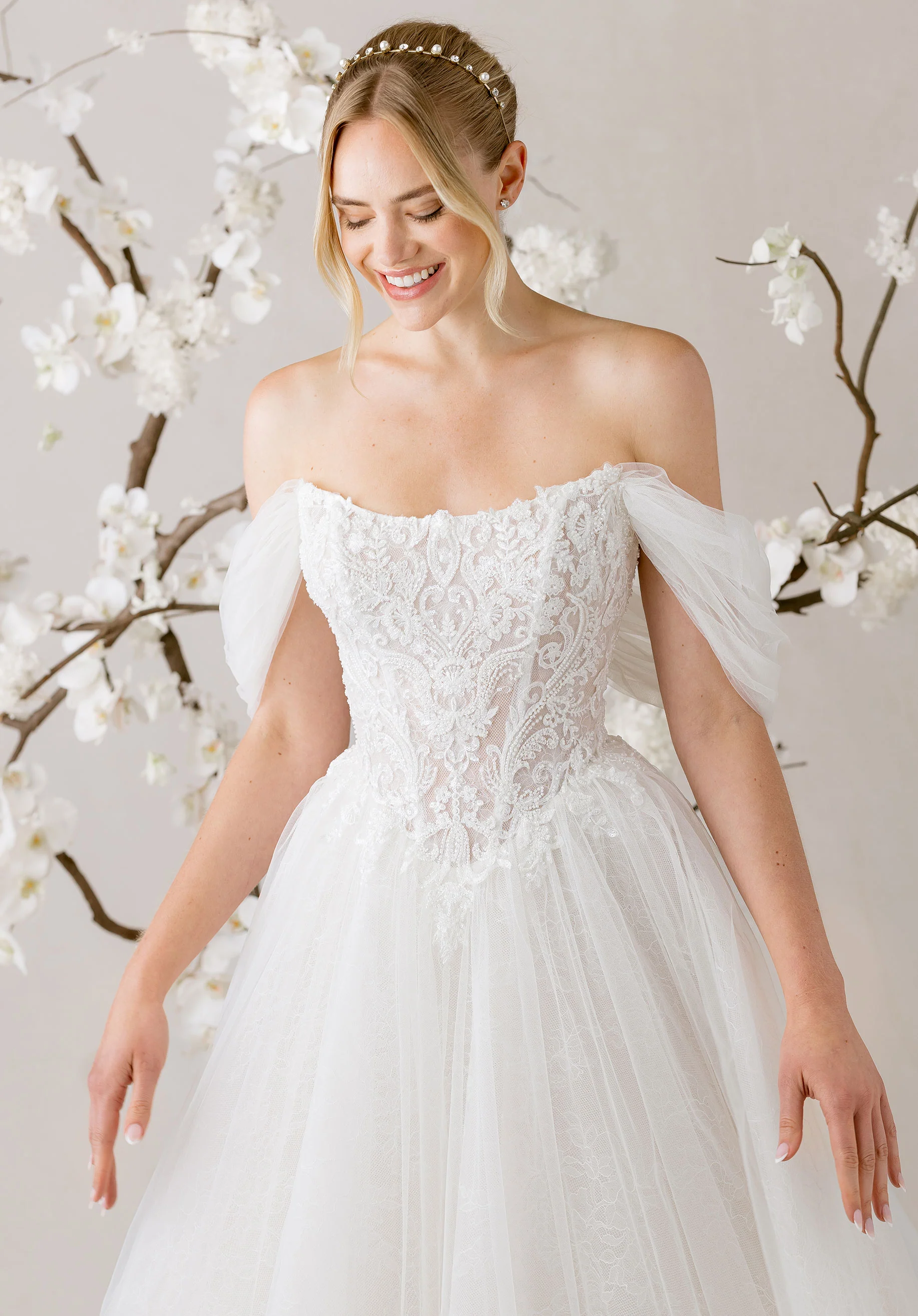 Noémi Wedding Dress - Image 2
