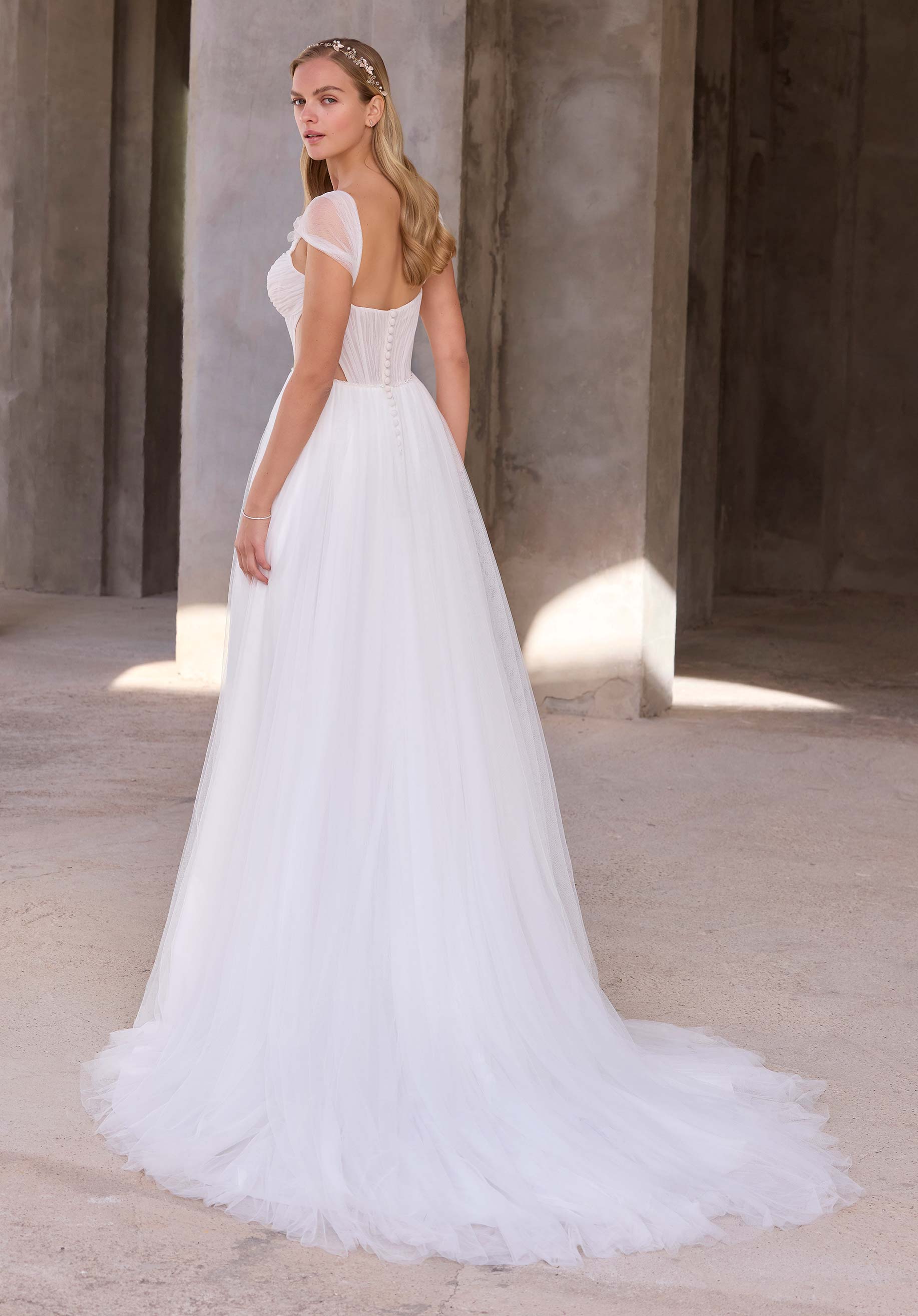 Ostara Wedding Dress - Image 4