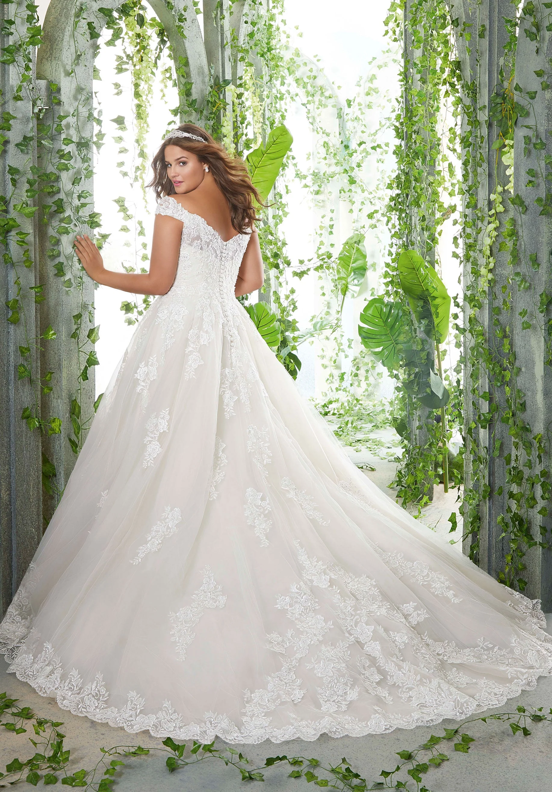 Pamela Plus Size Wedding Dress - Image 3