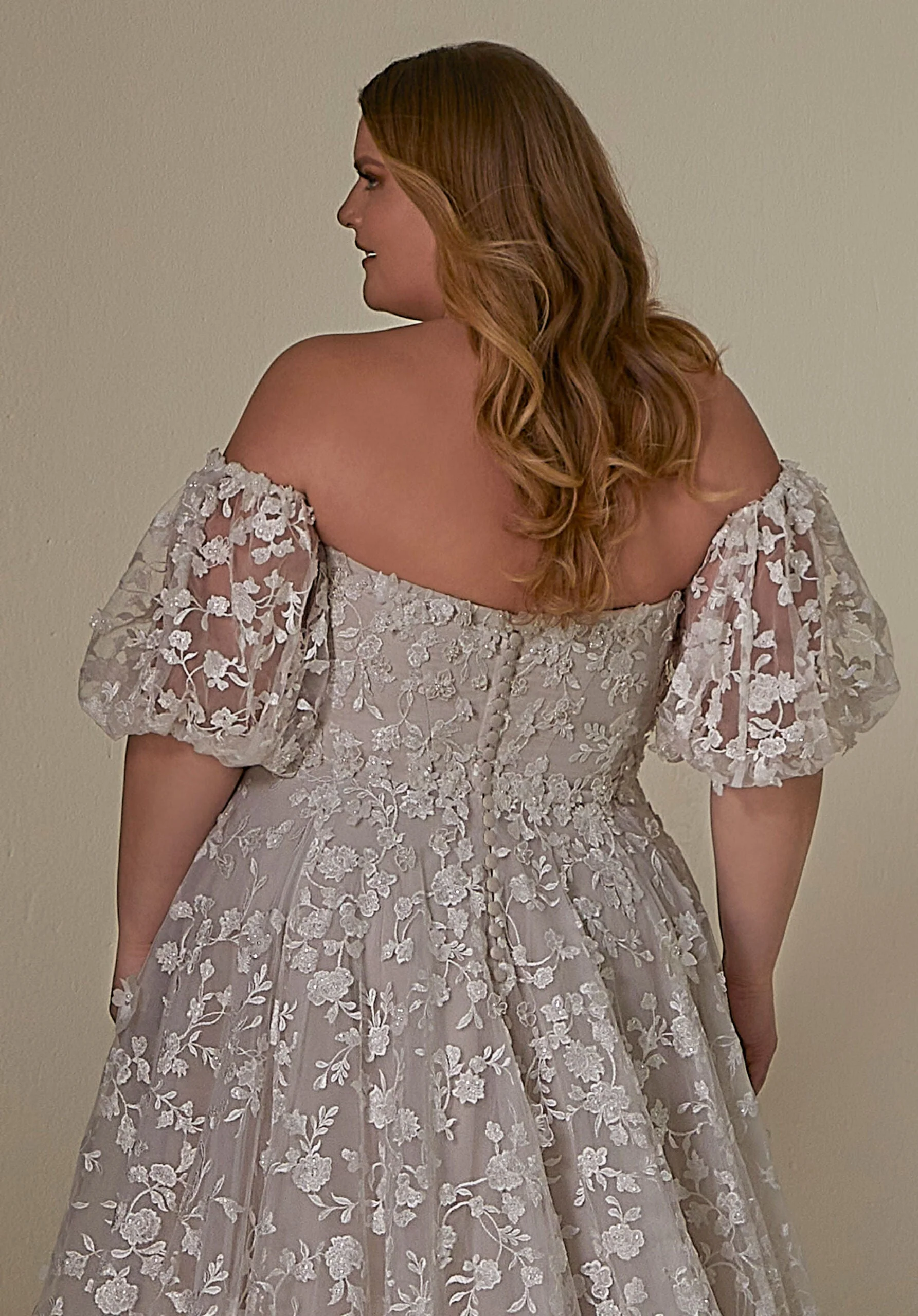 Pouf Sleeves with Three-Dimensional Flowers - Image 2
