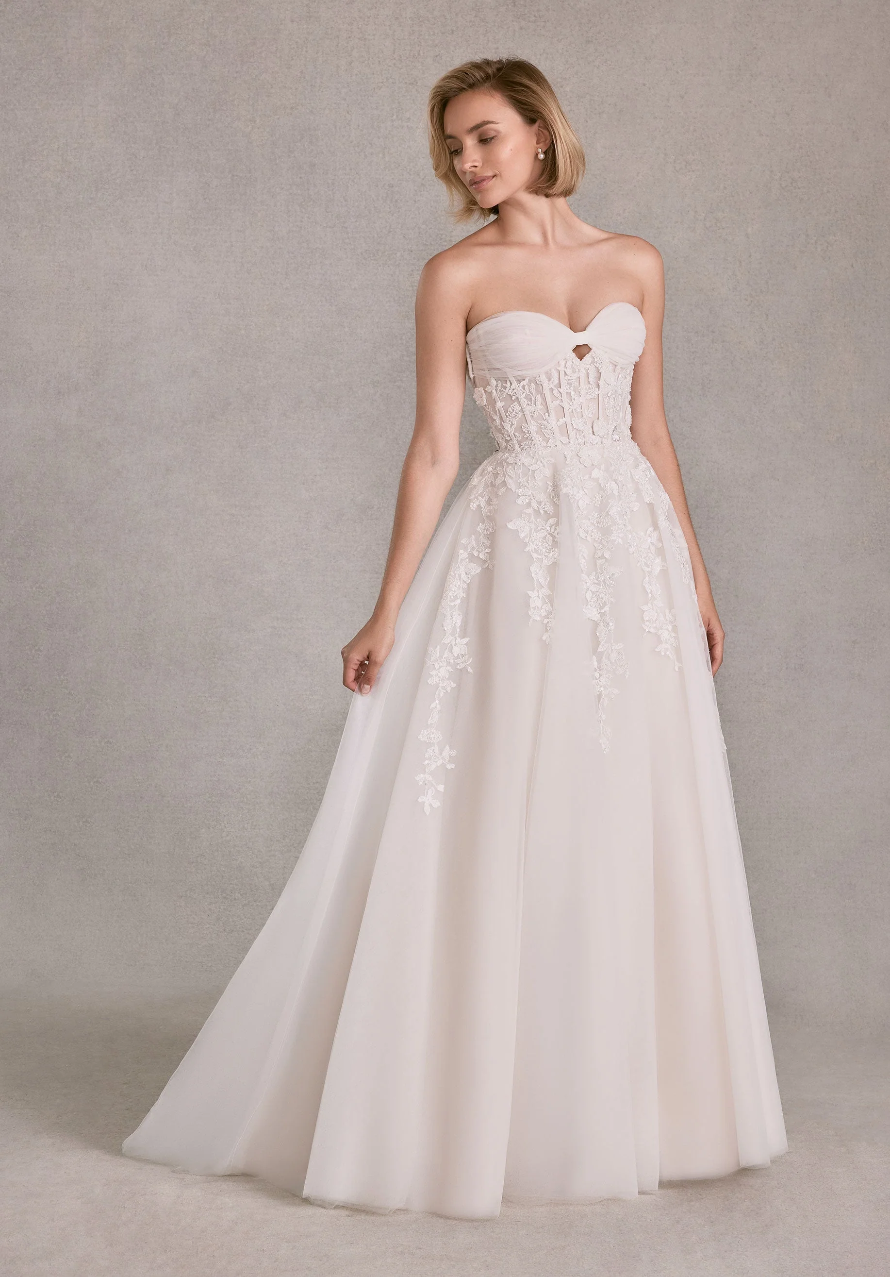 Saga Wedding Dress - Image 3