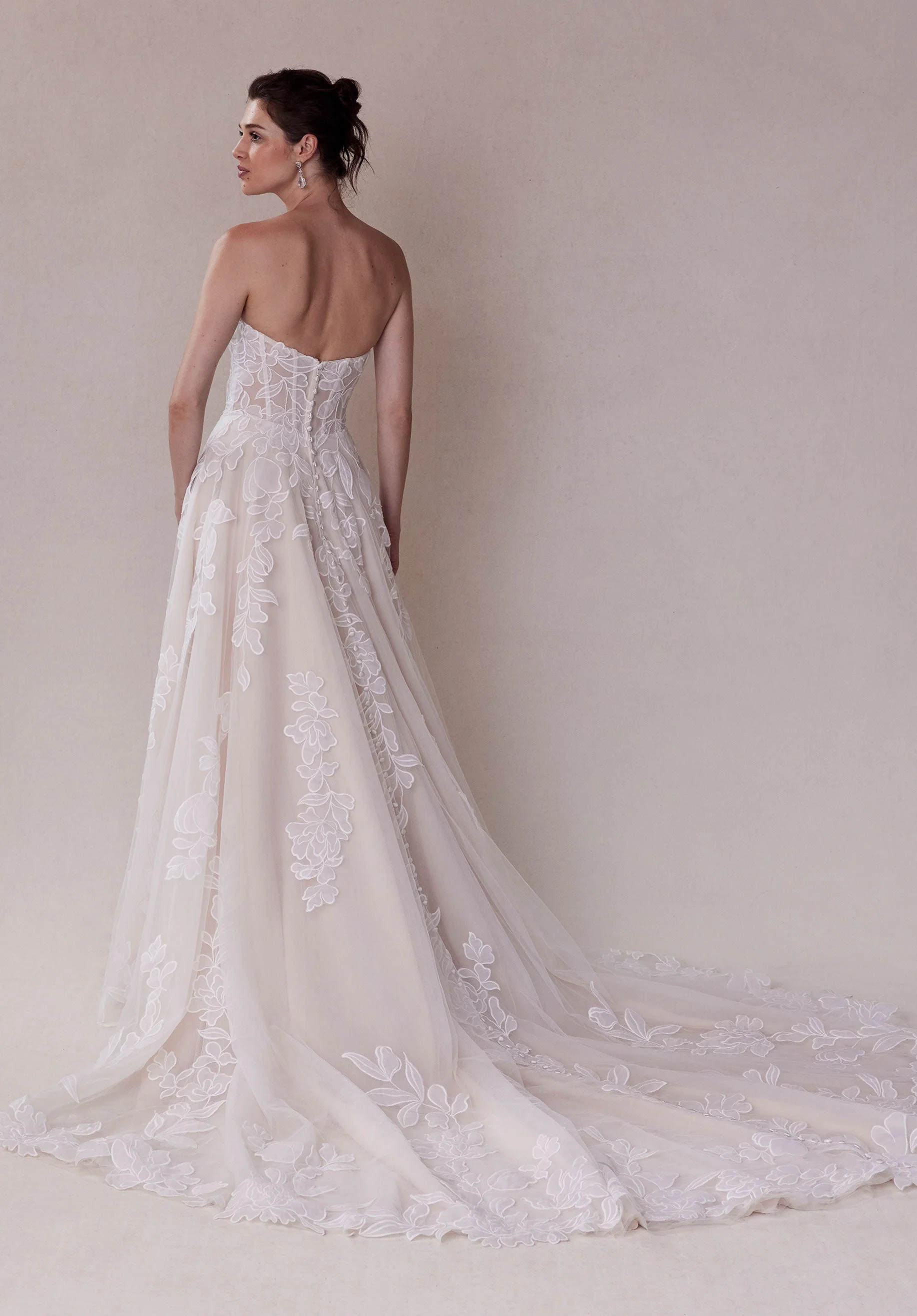 Sahar Wedding Dress - Image 8